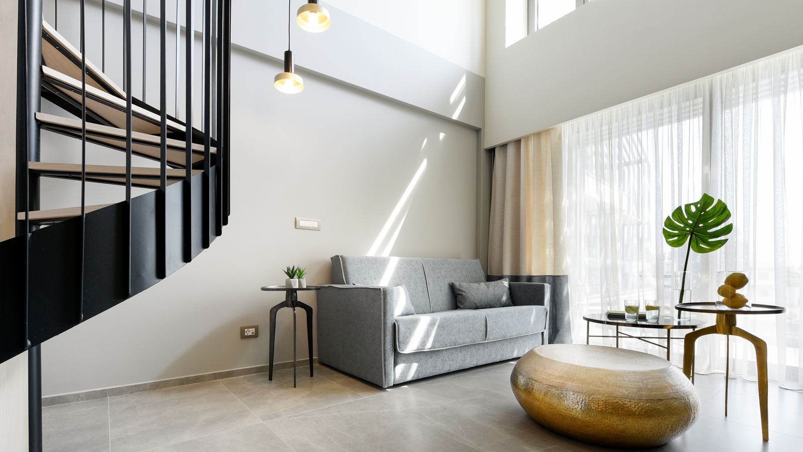 rooms-premier-loft-plus-pool-view