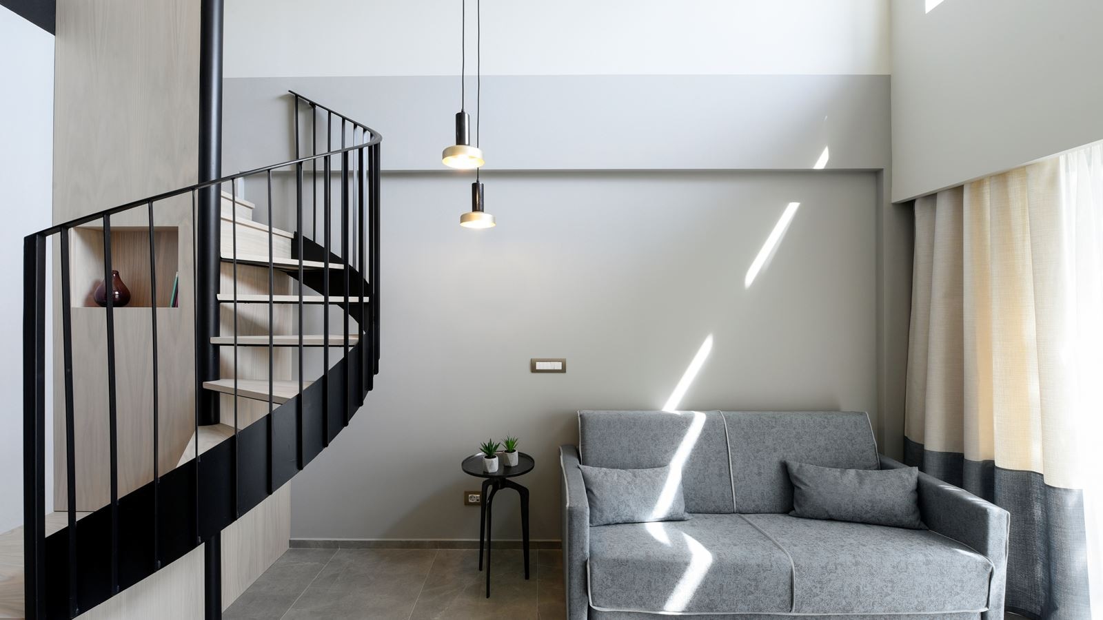 rooms-premier-loft-plus-pool-view