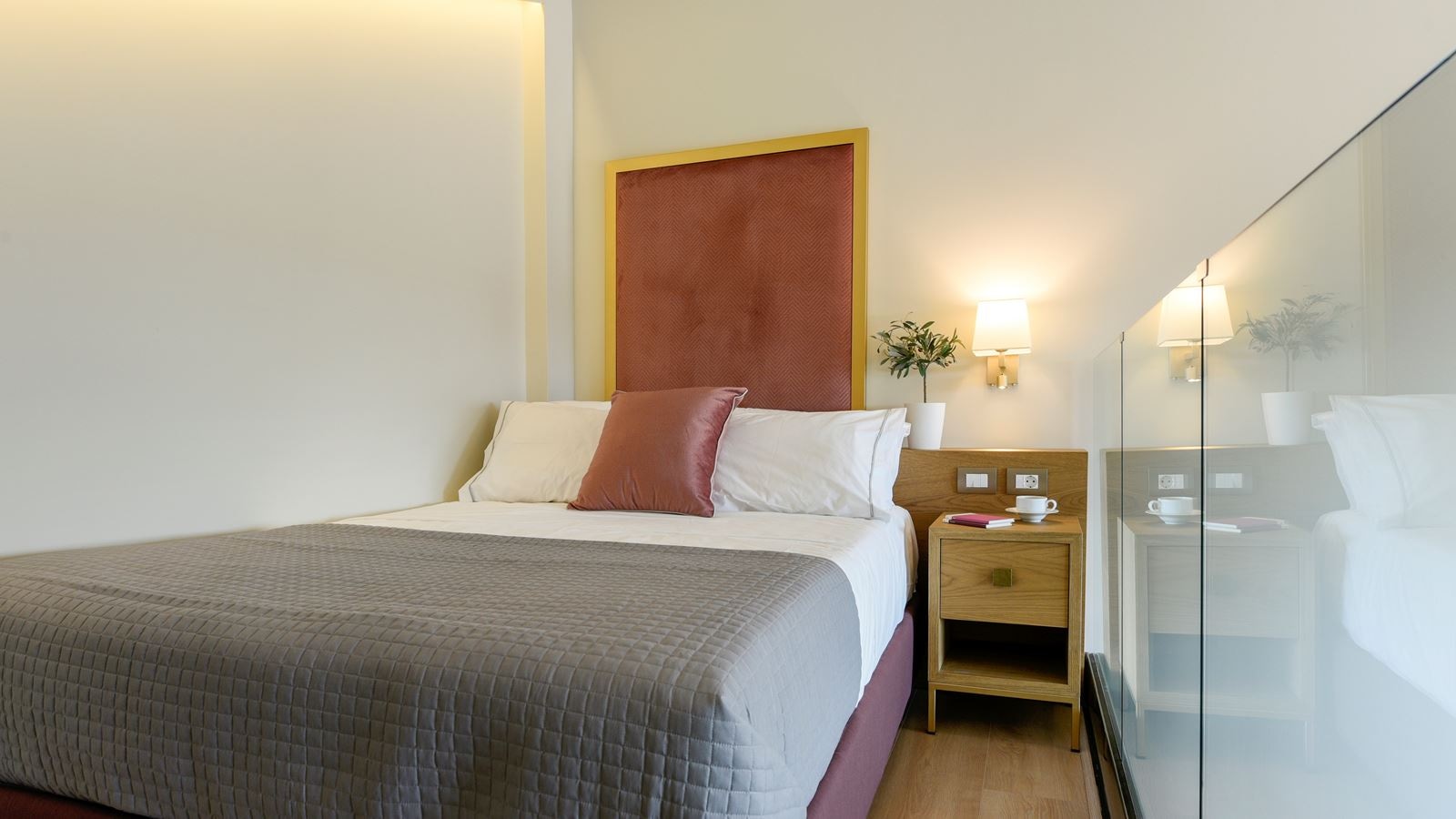 rooms-premier-loft-poll-view-balcony