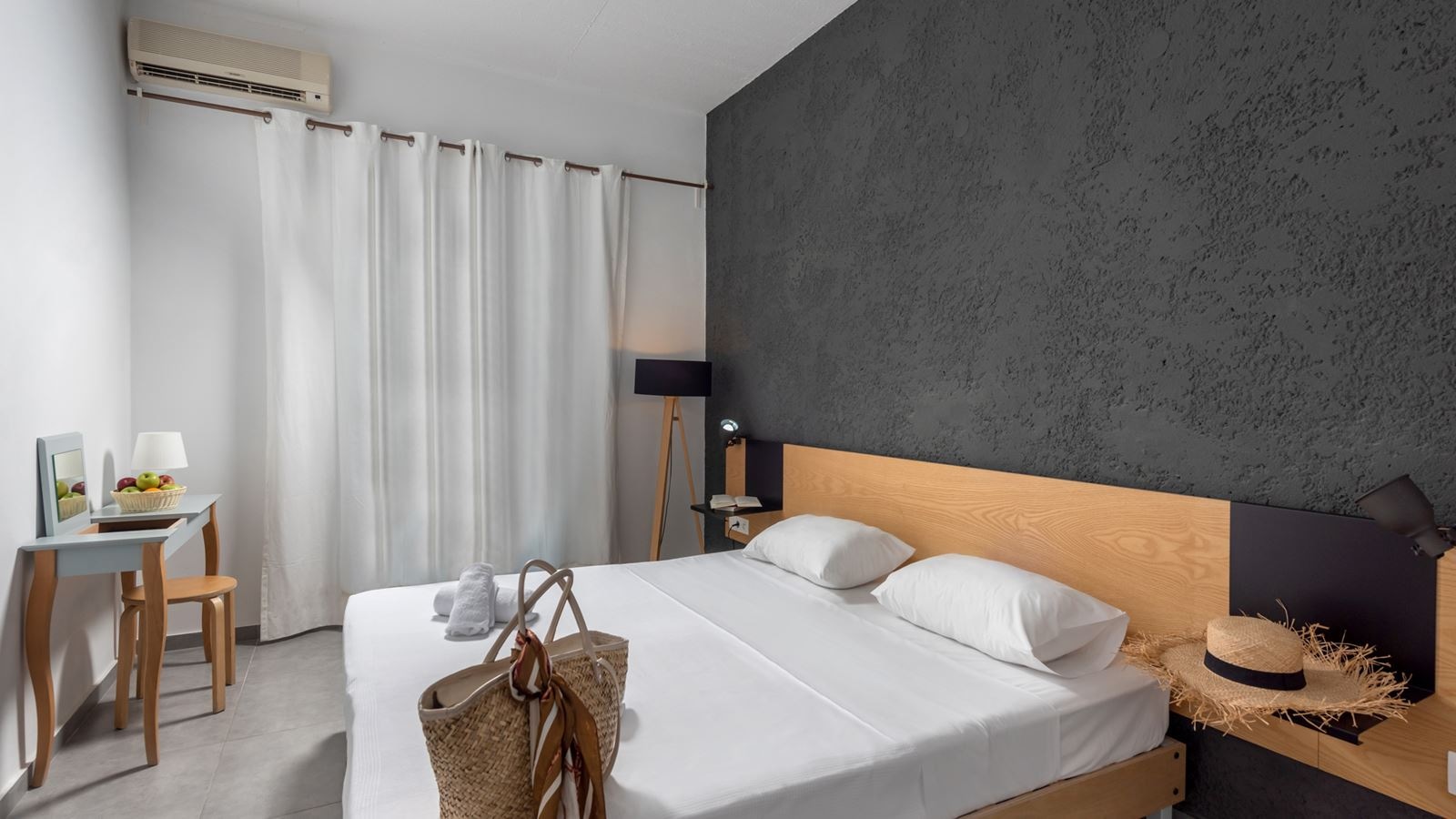 rooms-room-standard-sideseaview