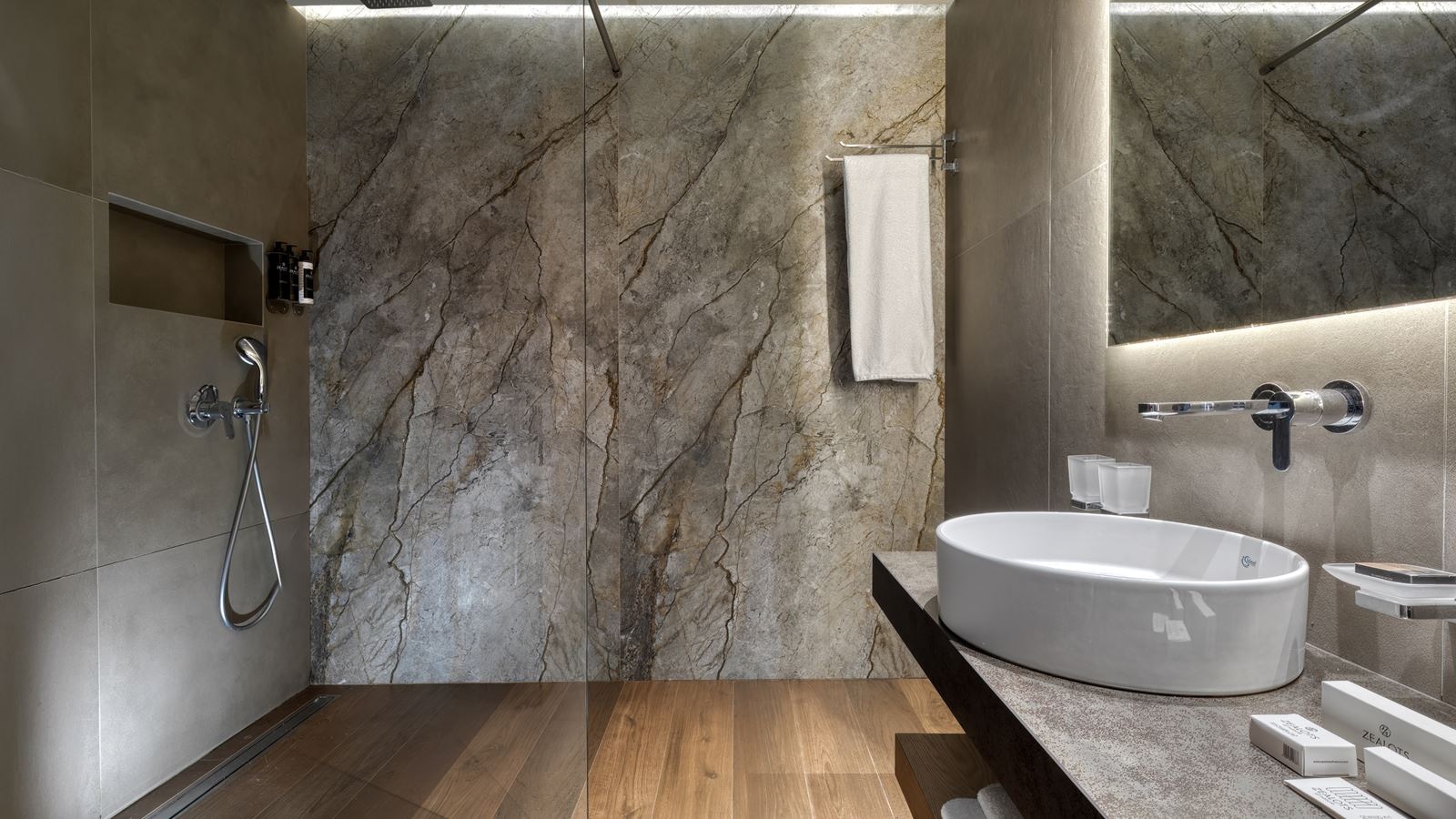 rooms-aquamarine-suite-plunge-pool-mountain-view