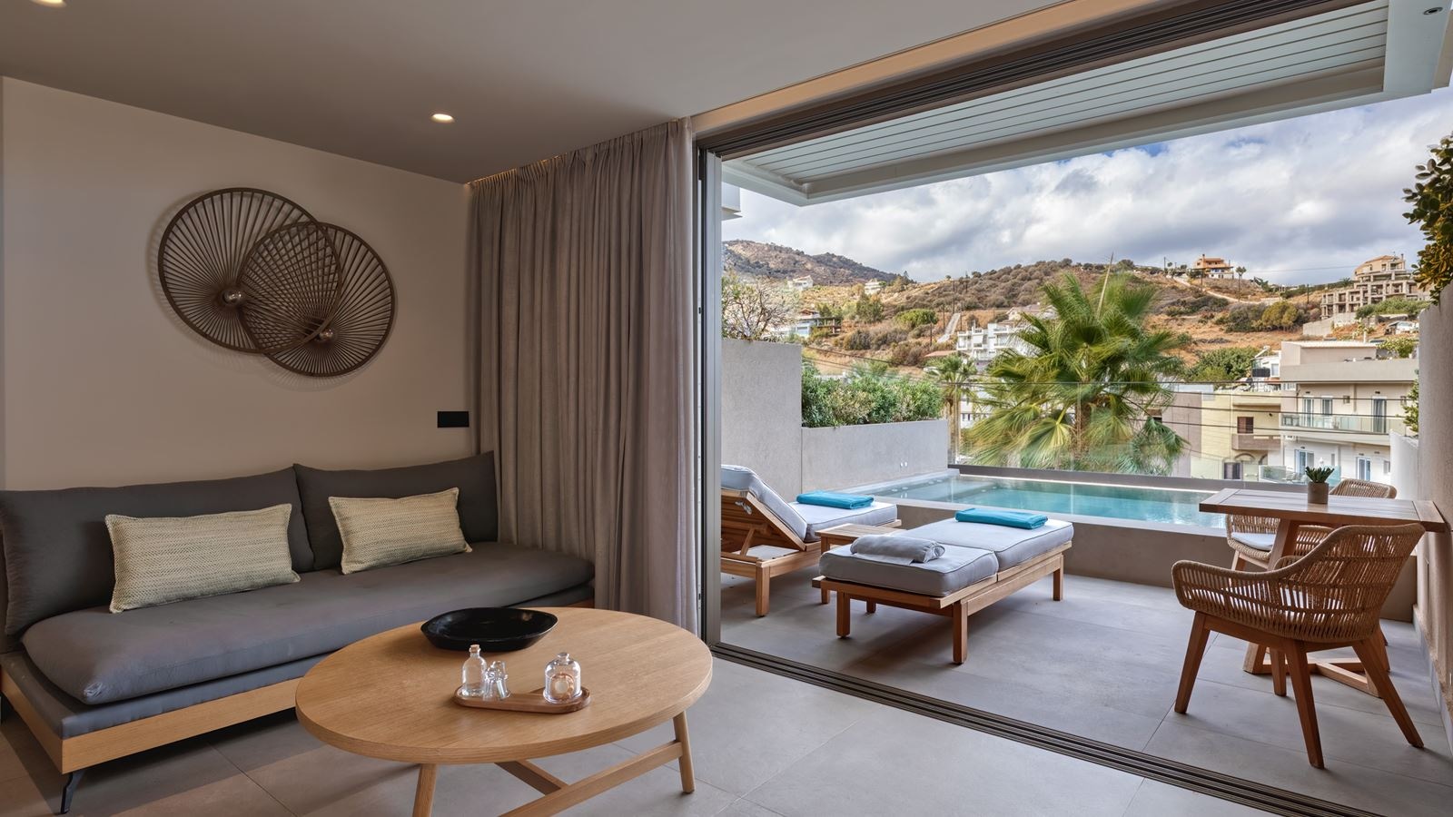 rooms-aquamarine-suite-plunge-pool-mountain-view