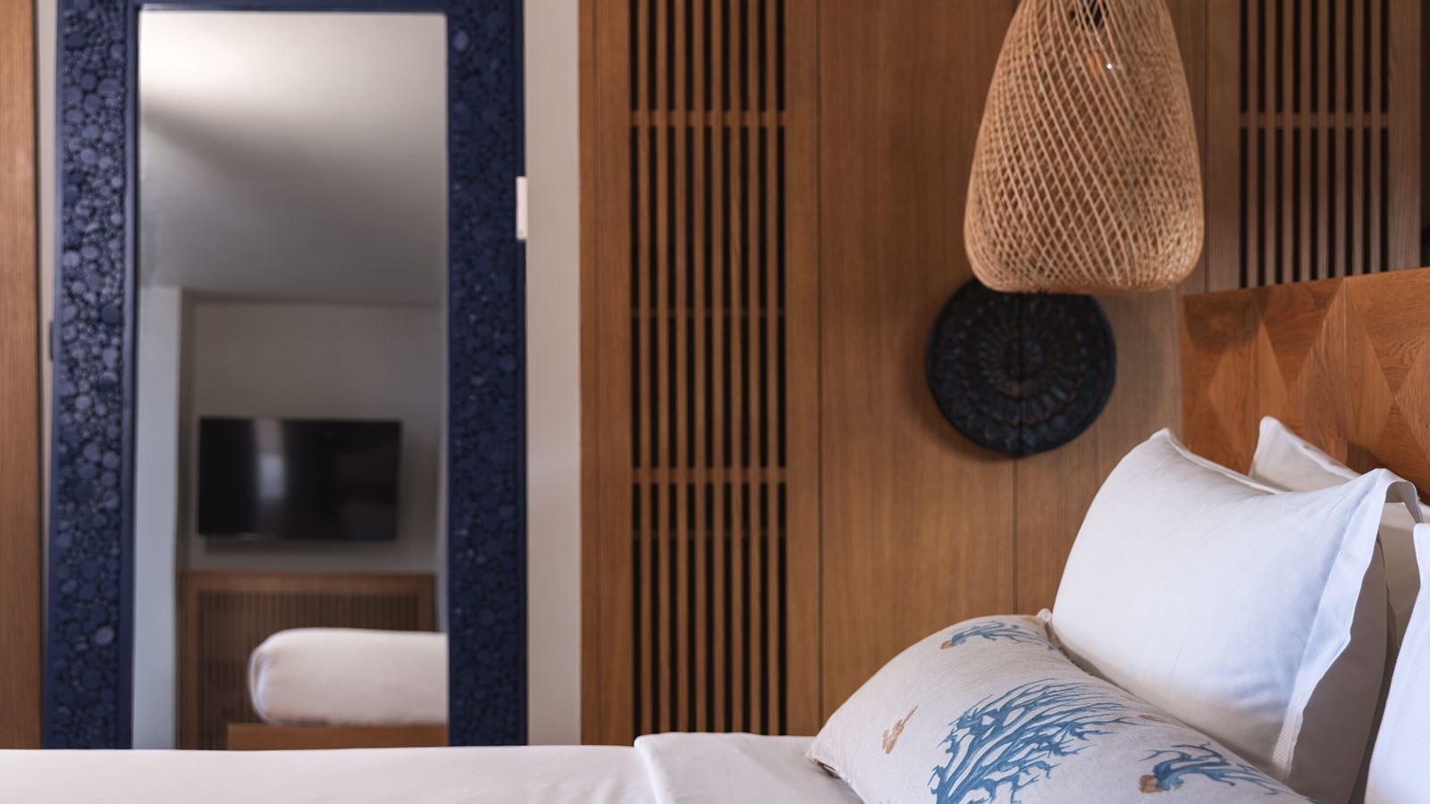 rooms-sapphire-vip-suite-plunge-pool-sea-view