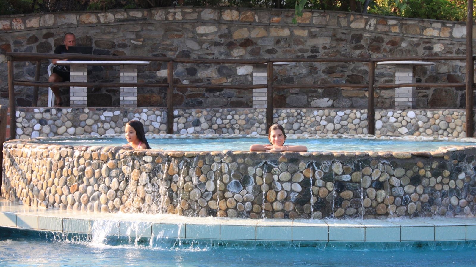 pools-outdoor-childrens-pool