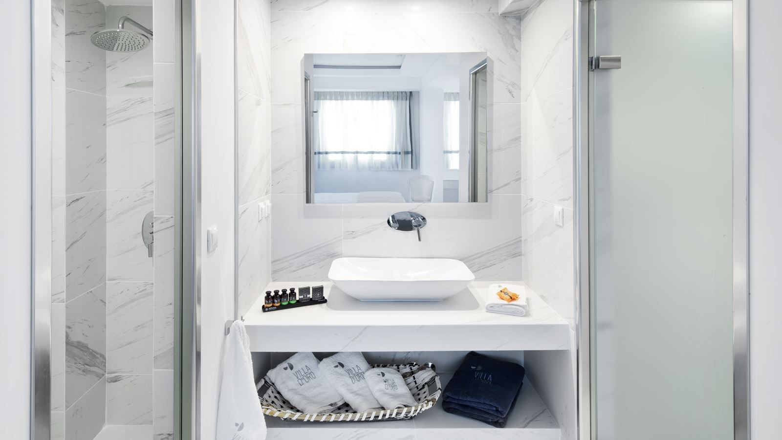 rooms-elegant-suite-sea-view