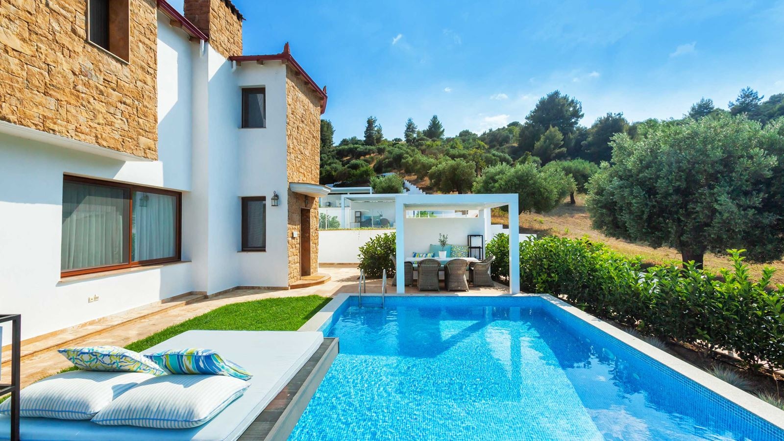 rooms-premium-suite-private-pool