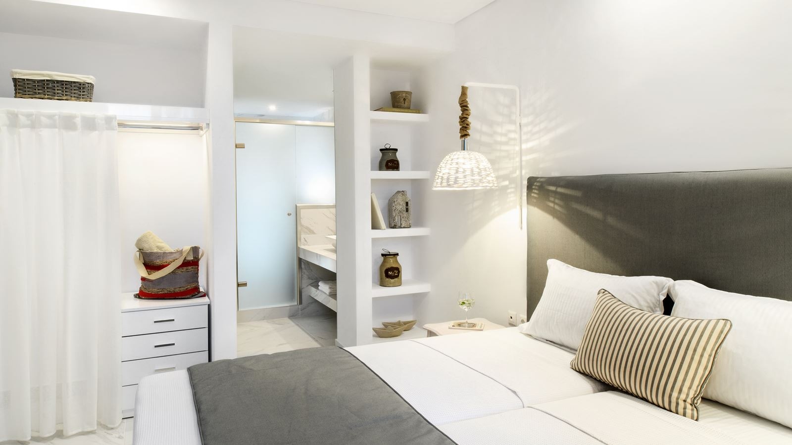 rooms-deluxe-suite-private-pool