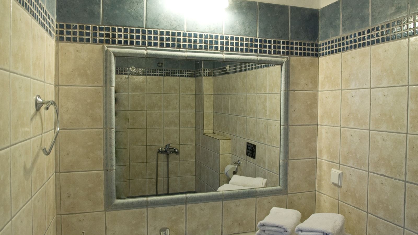 rooms-single-room-garden-view