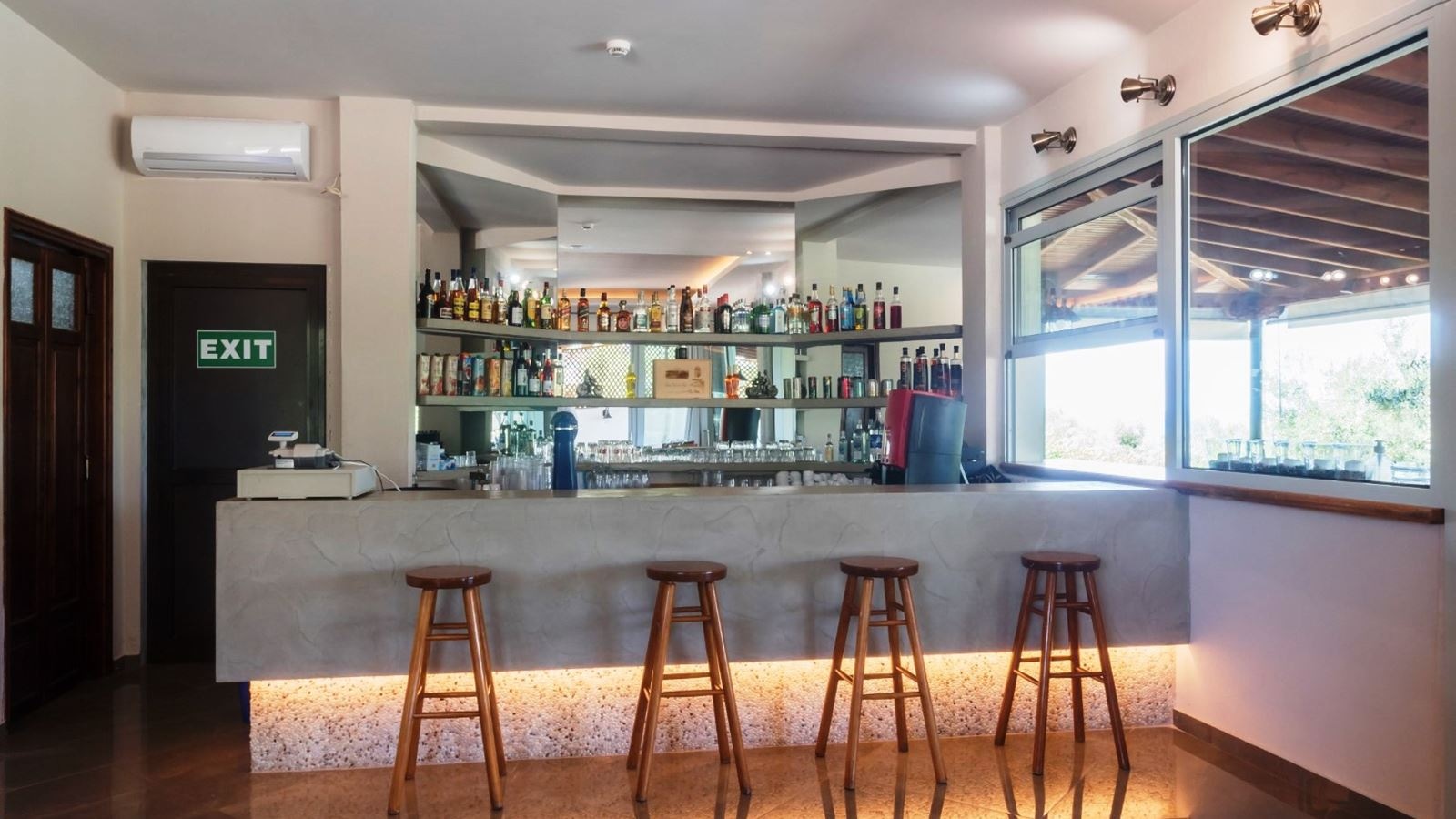 restaurants-restaurants