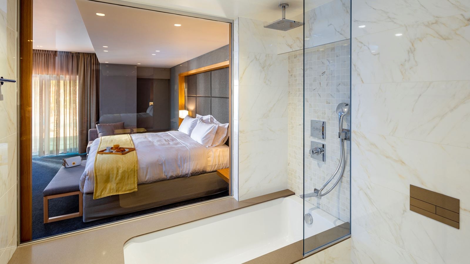 rooms-junior-suite-side-sea-view