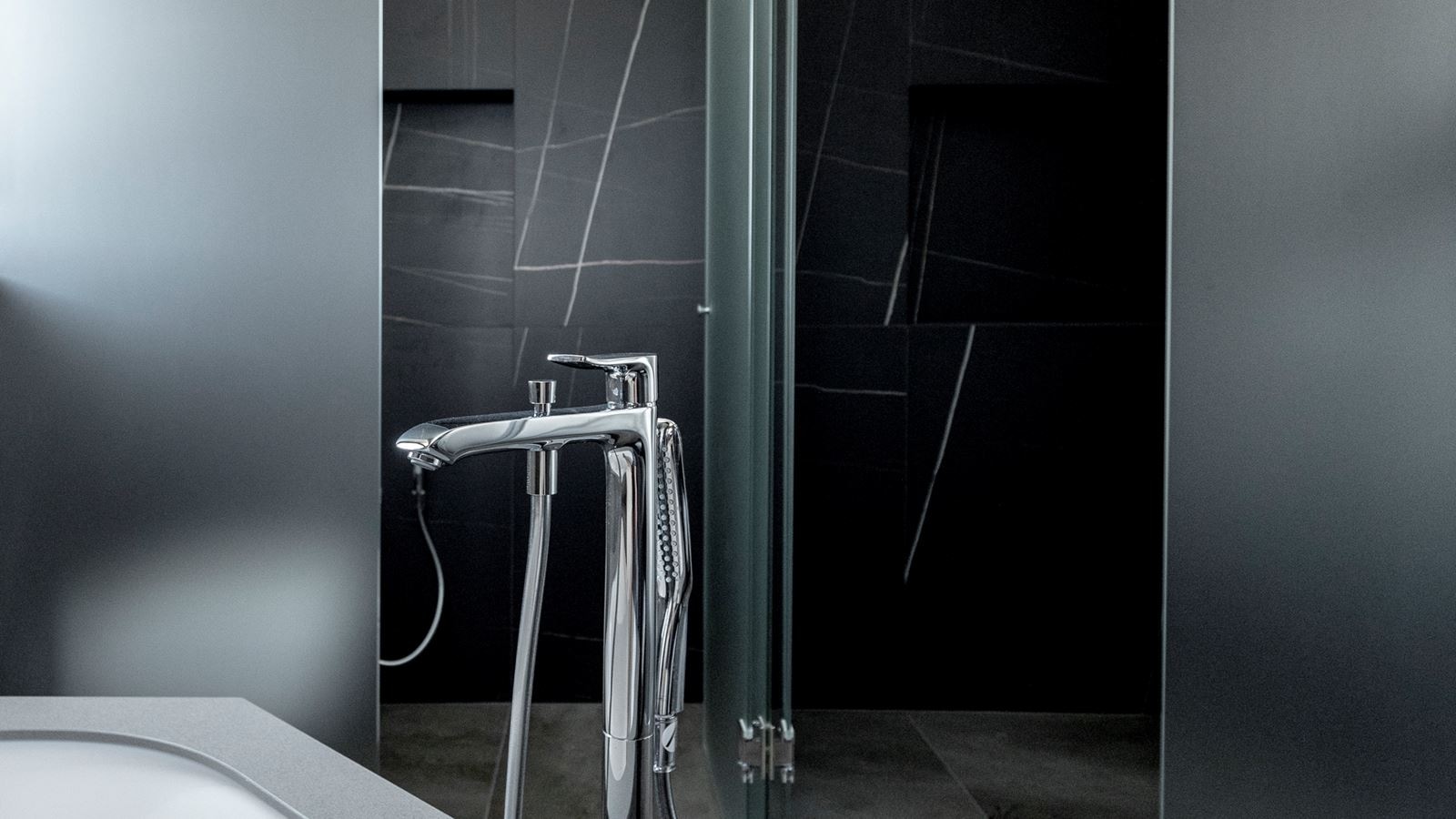 rooms-supreme-sea-view-suite