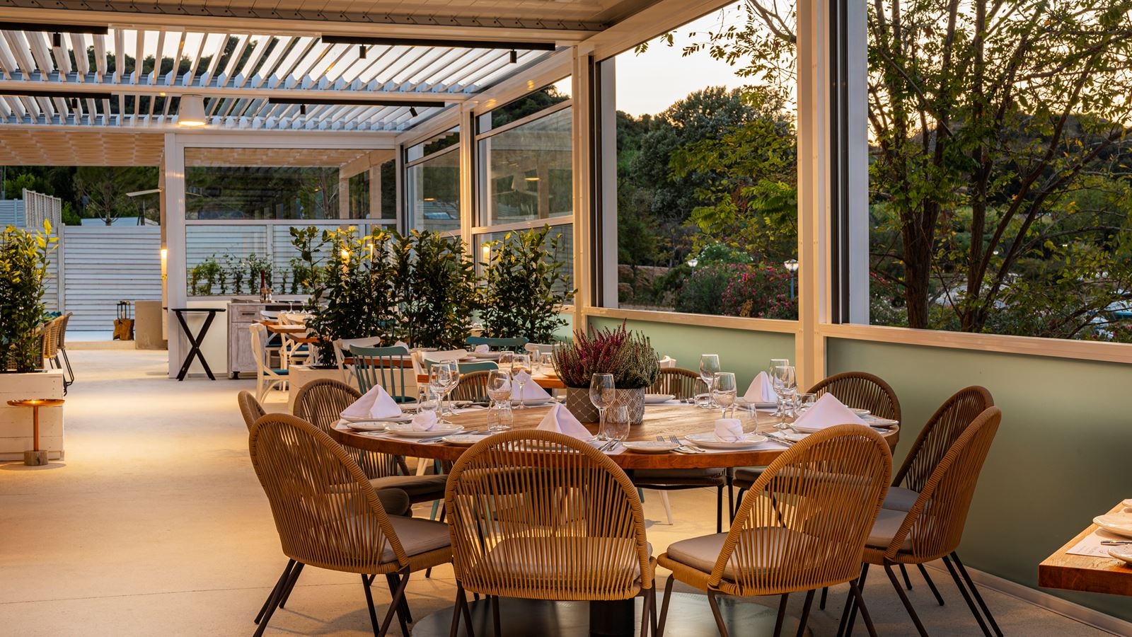 restaurants-leuko-kochili-tavern