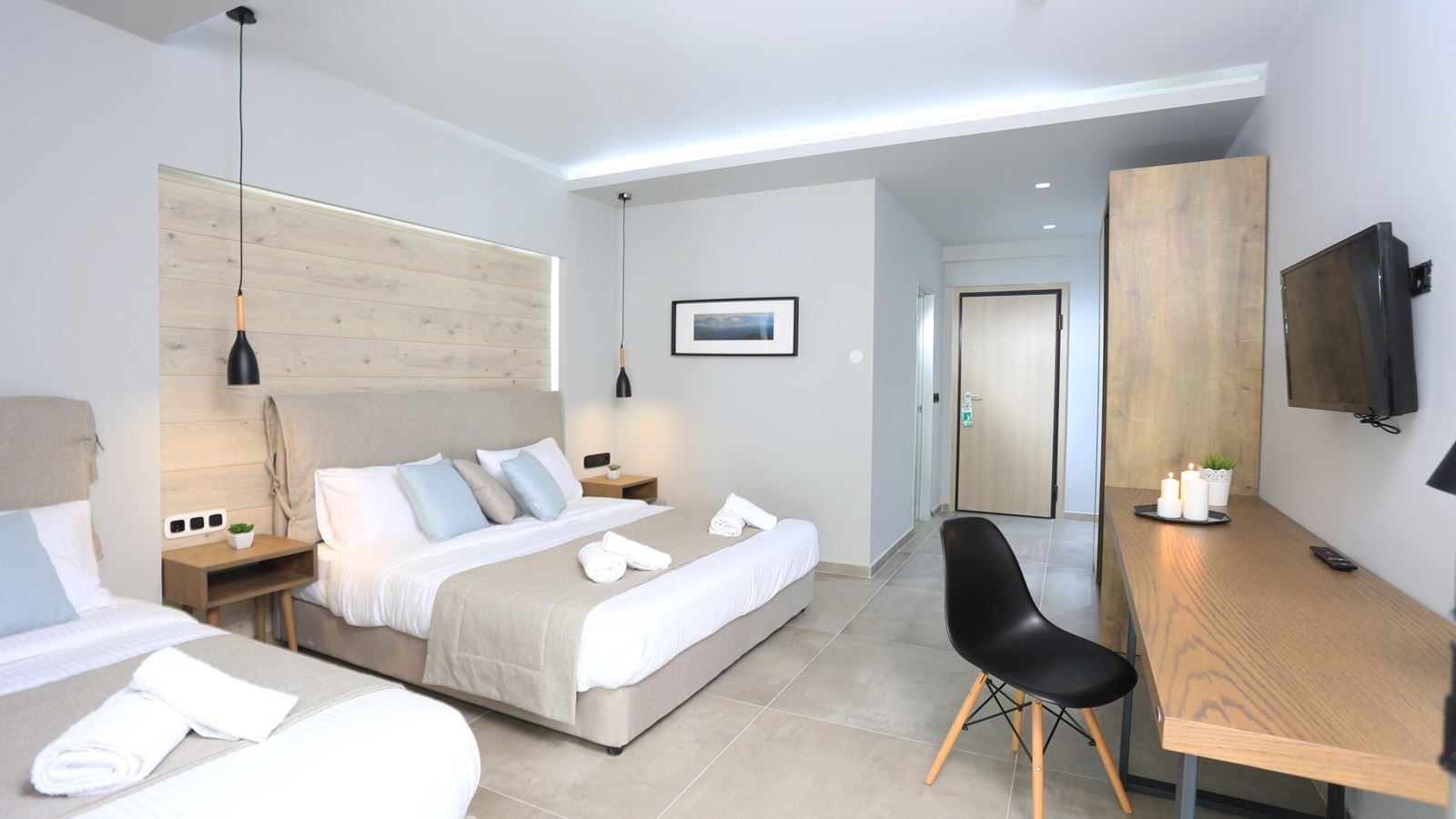 rooms-executive-room-with-pool-view