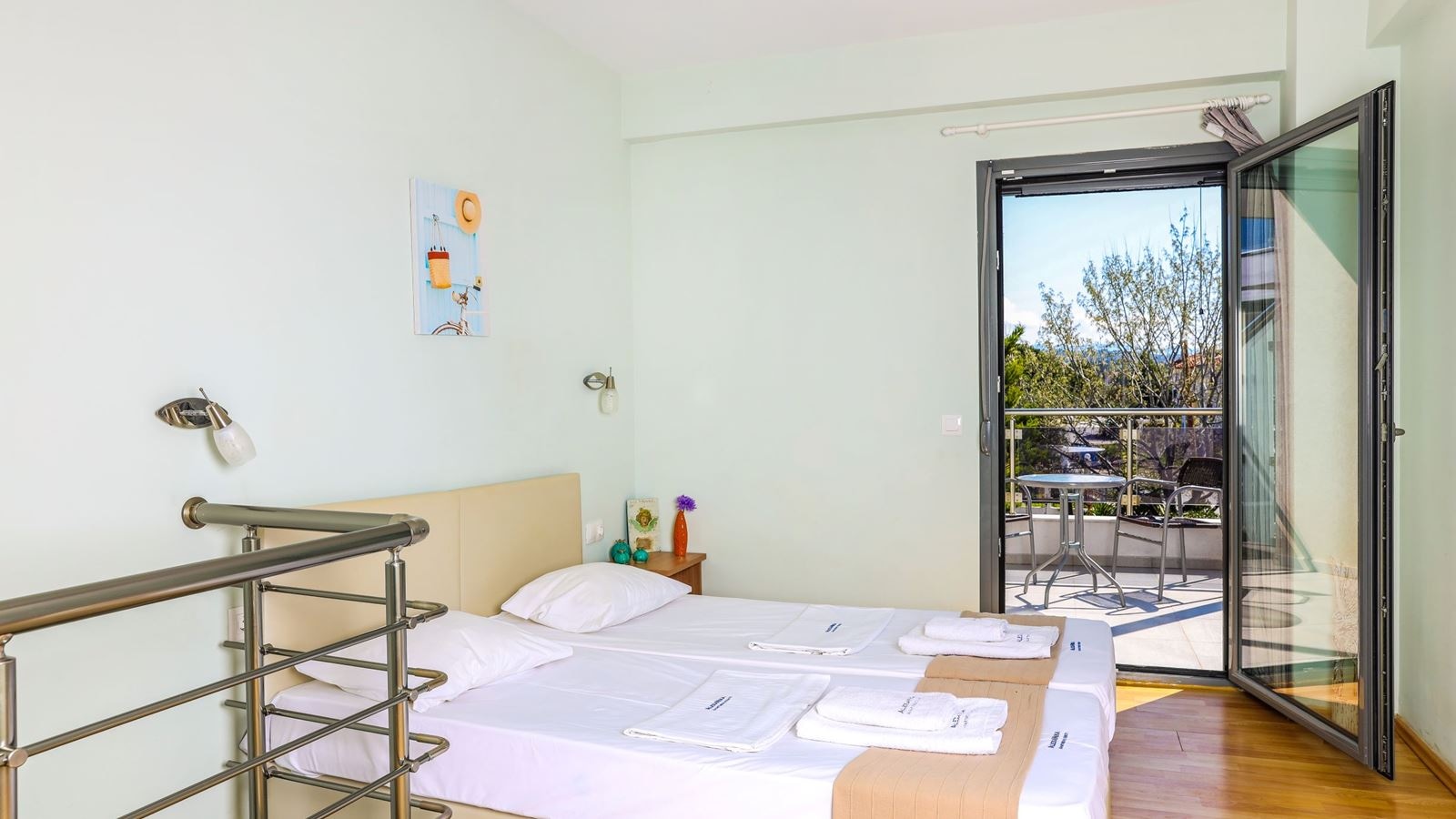 rooms-2levels-apartment