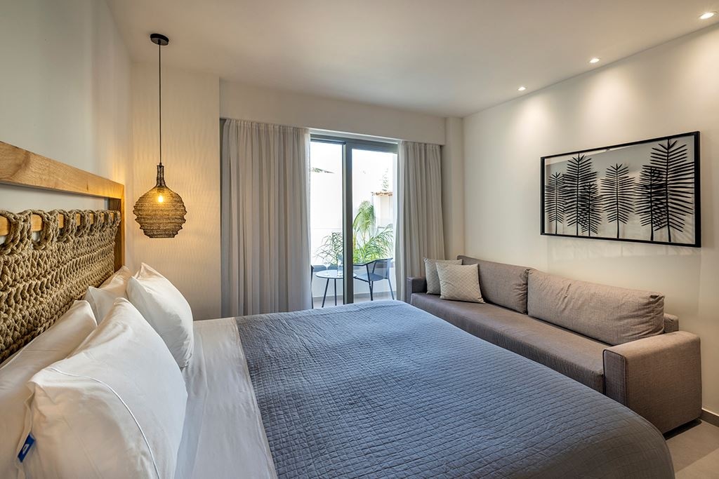 rooms-superior-room-balcony