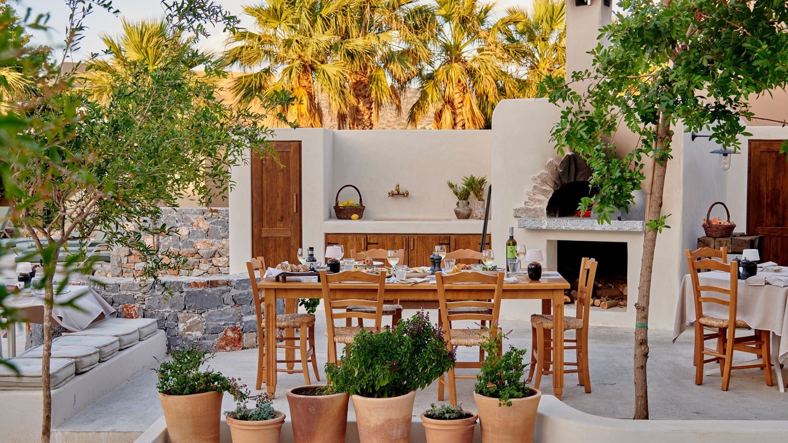 restaurants-rodies-traditional-cretan-restaurant