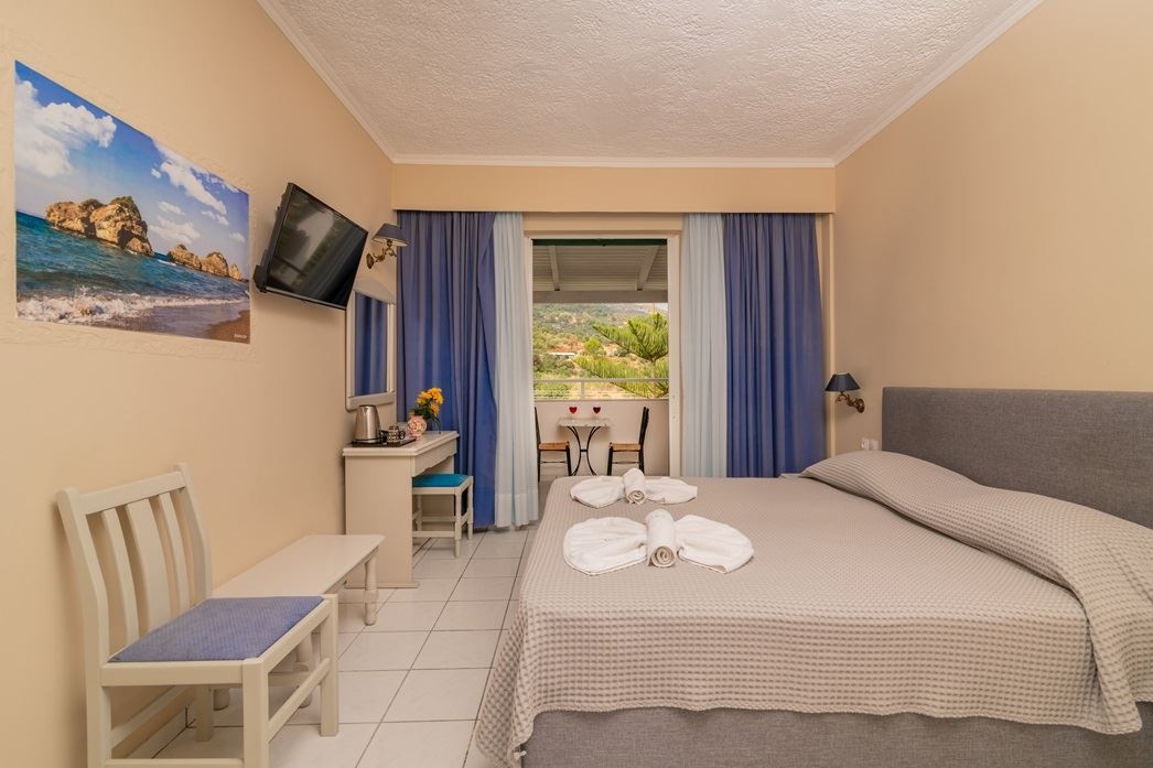 rooms-double-standard-room-garden-view