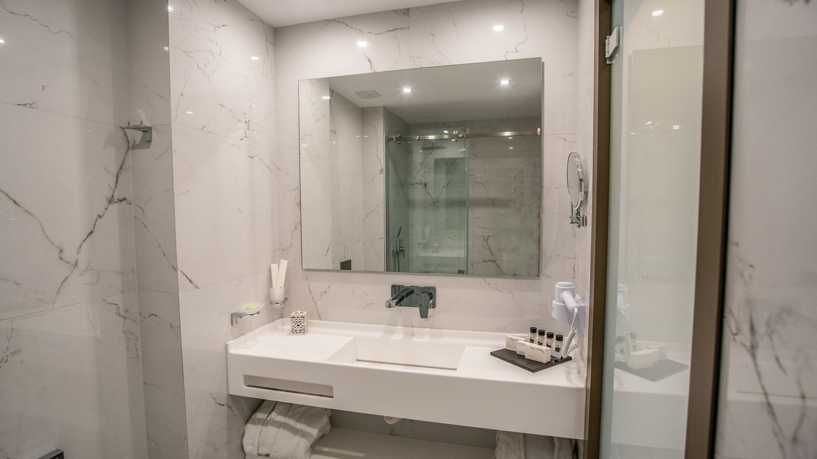 rooms-deluxe-double-room