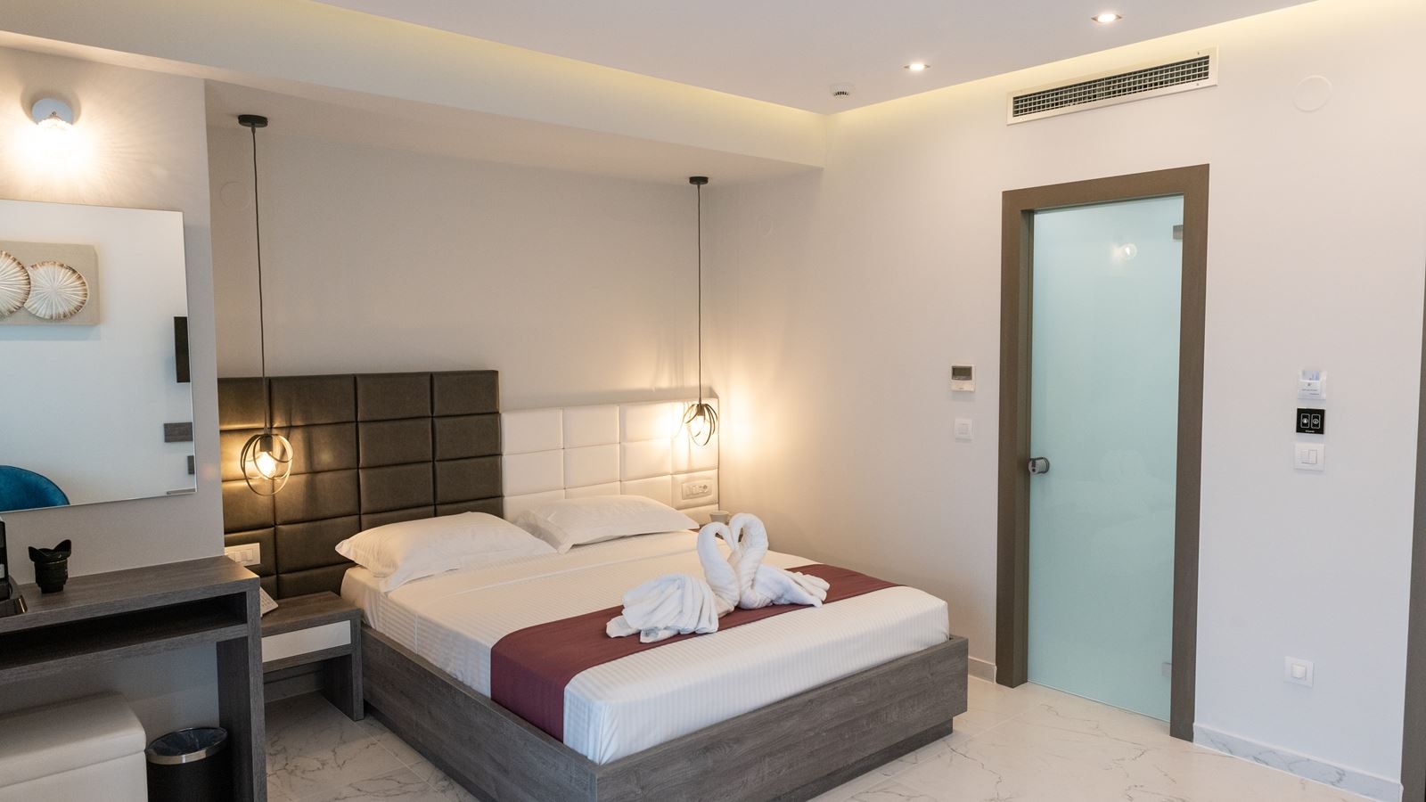 rooms-deluxe-double-room