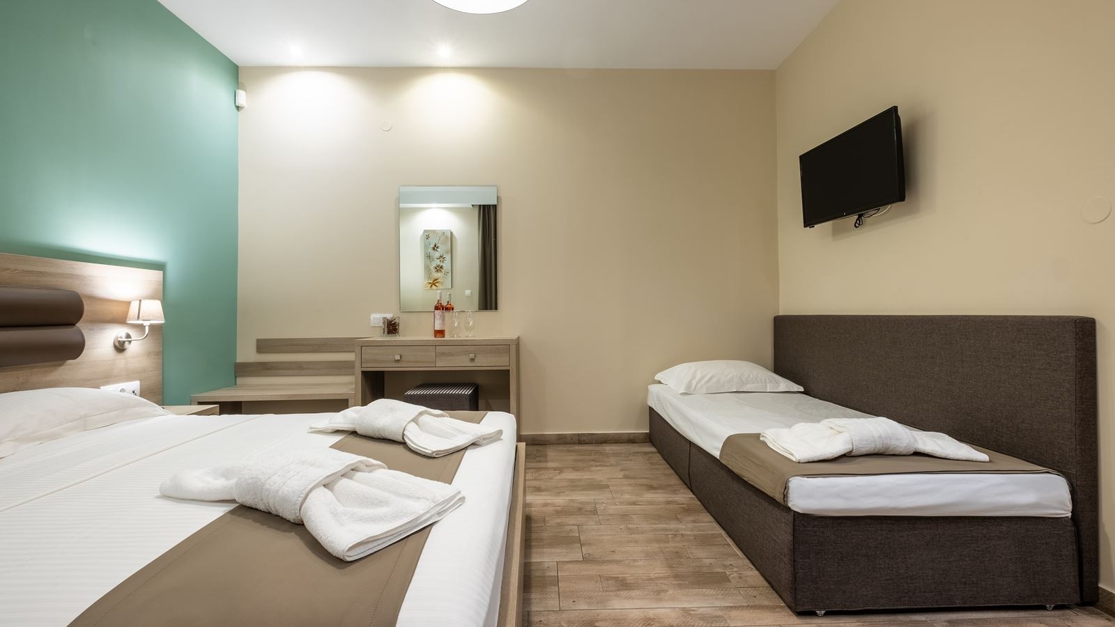 rooms-triple-standard-room