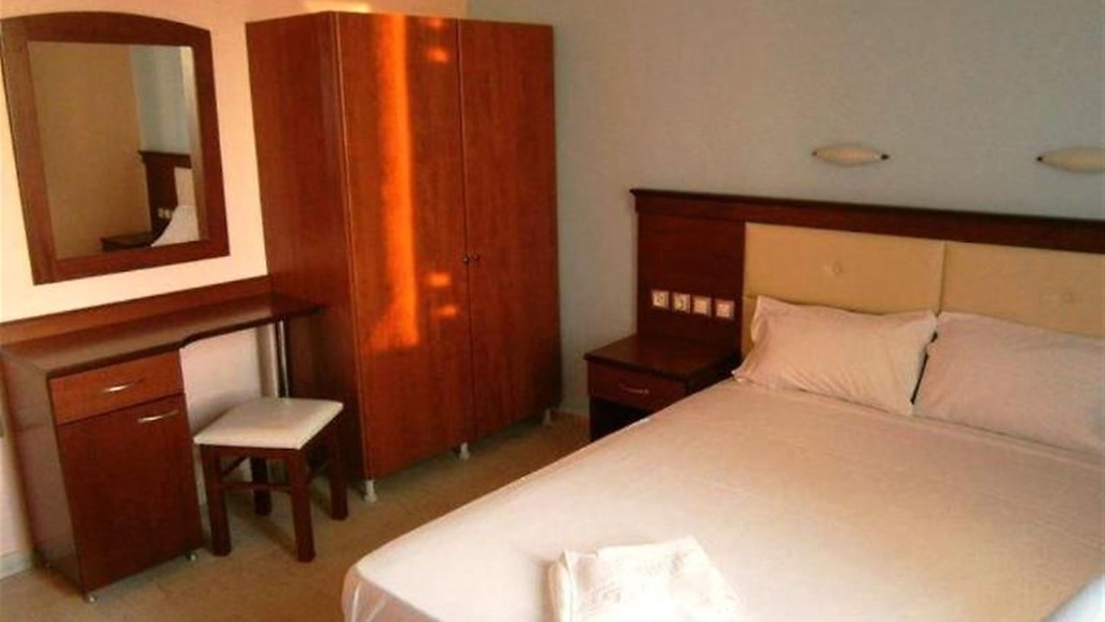 rooms-apartment-one-bedroom