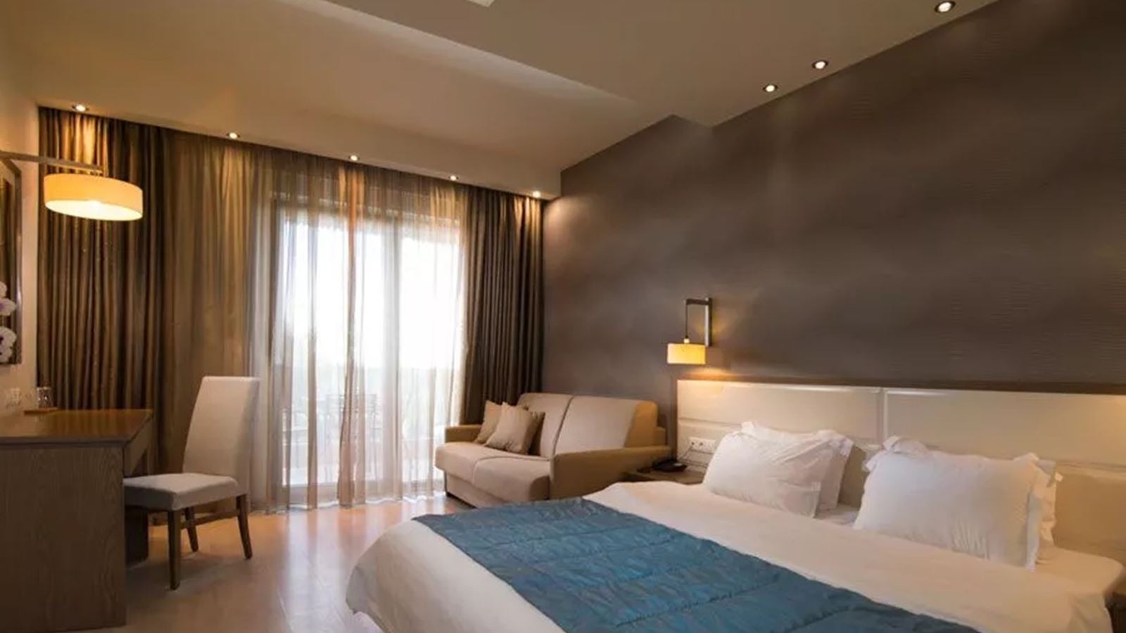 rooms-family-room-sea-view