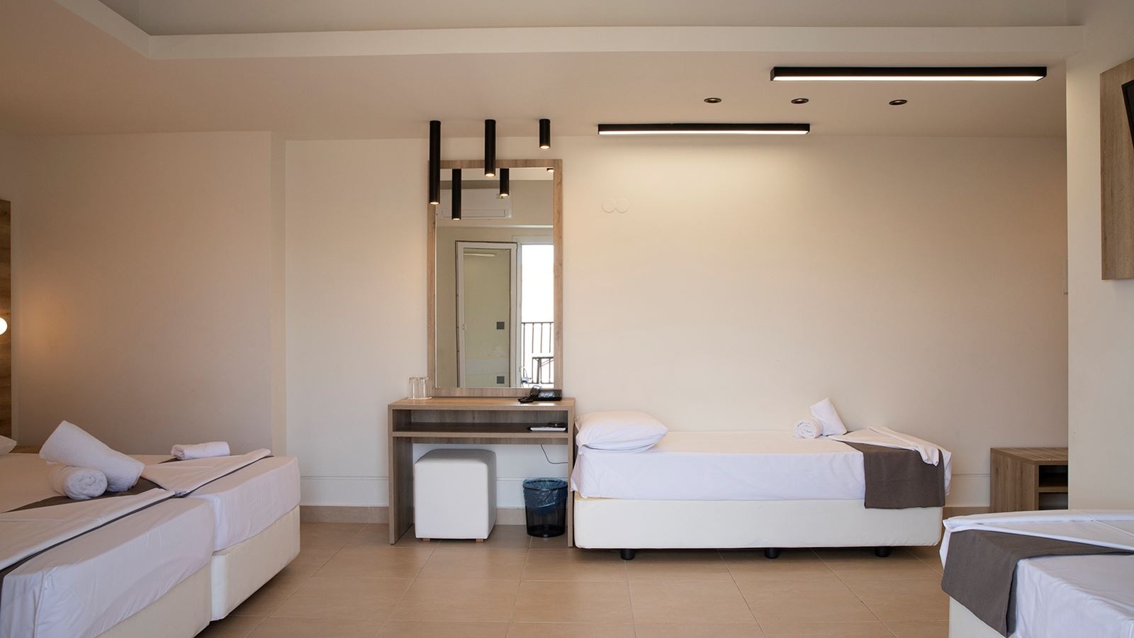 rooms-standard-triple-room