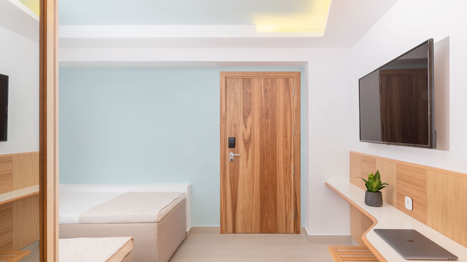 rooms-2-bedroom-family-with-individual-pool