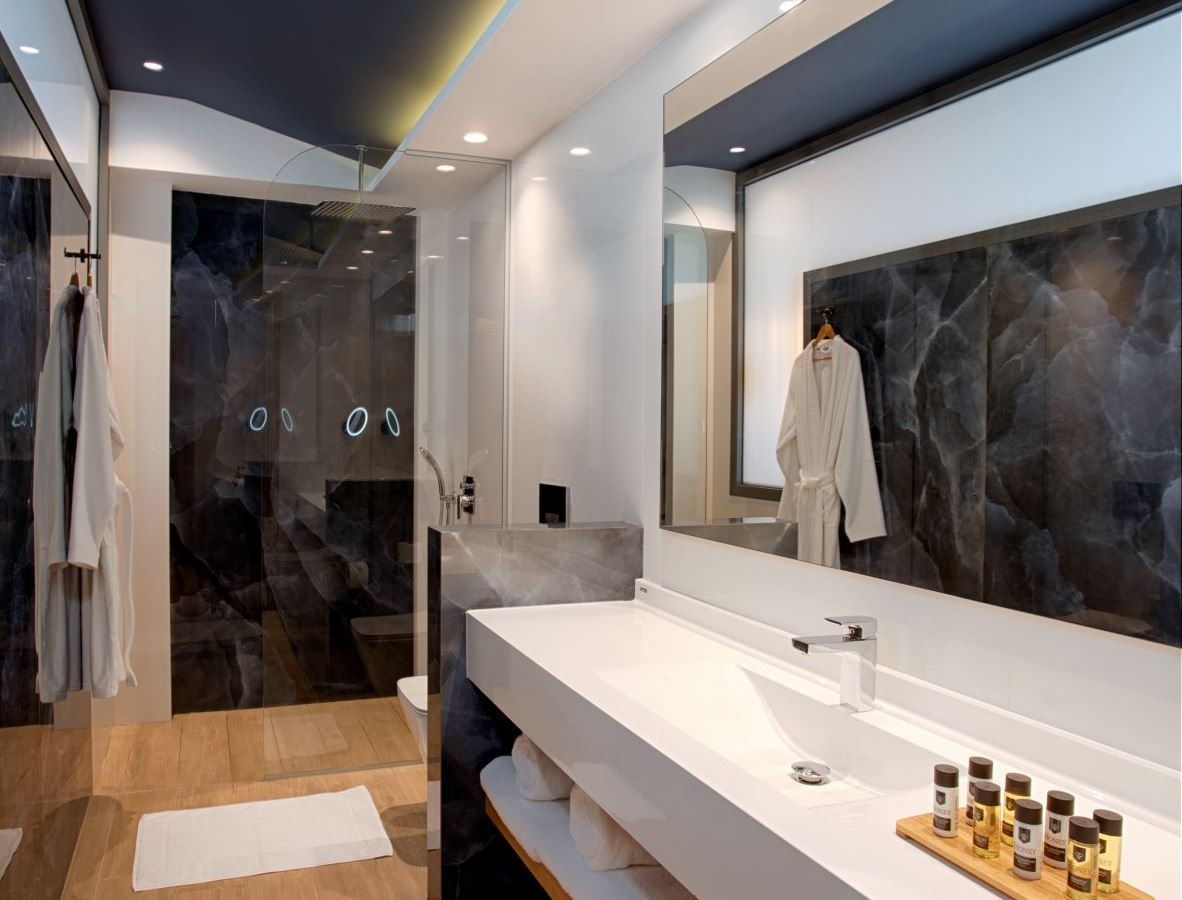 rooms-deluxe-junior-suite-beachfront-with-individual-pool