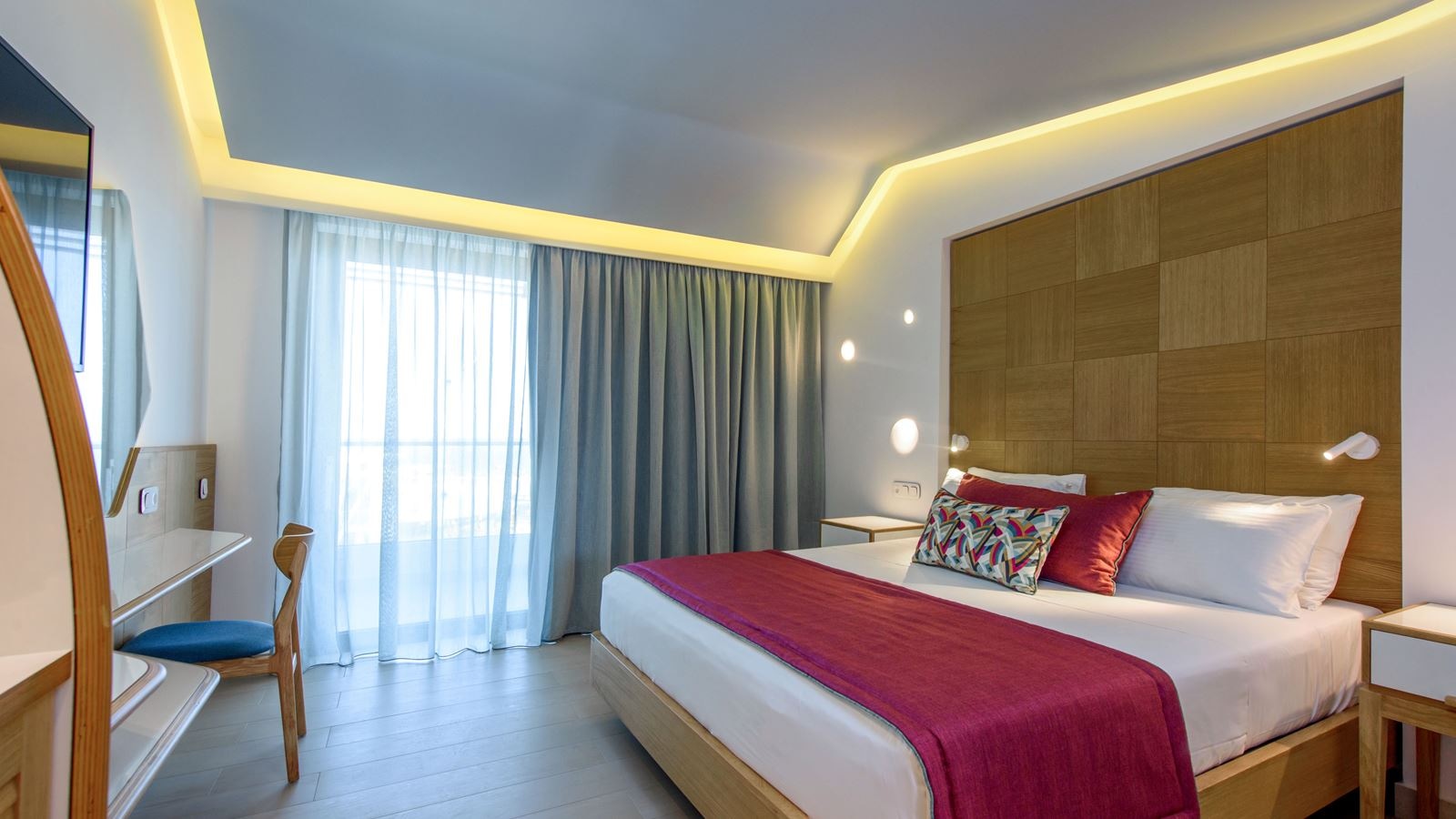 rooms-superior-exclusive-room-with-pool-or-sea-view