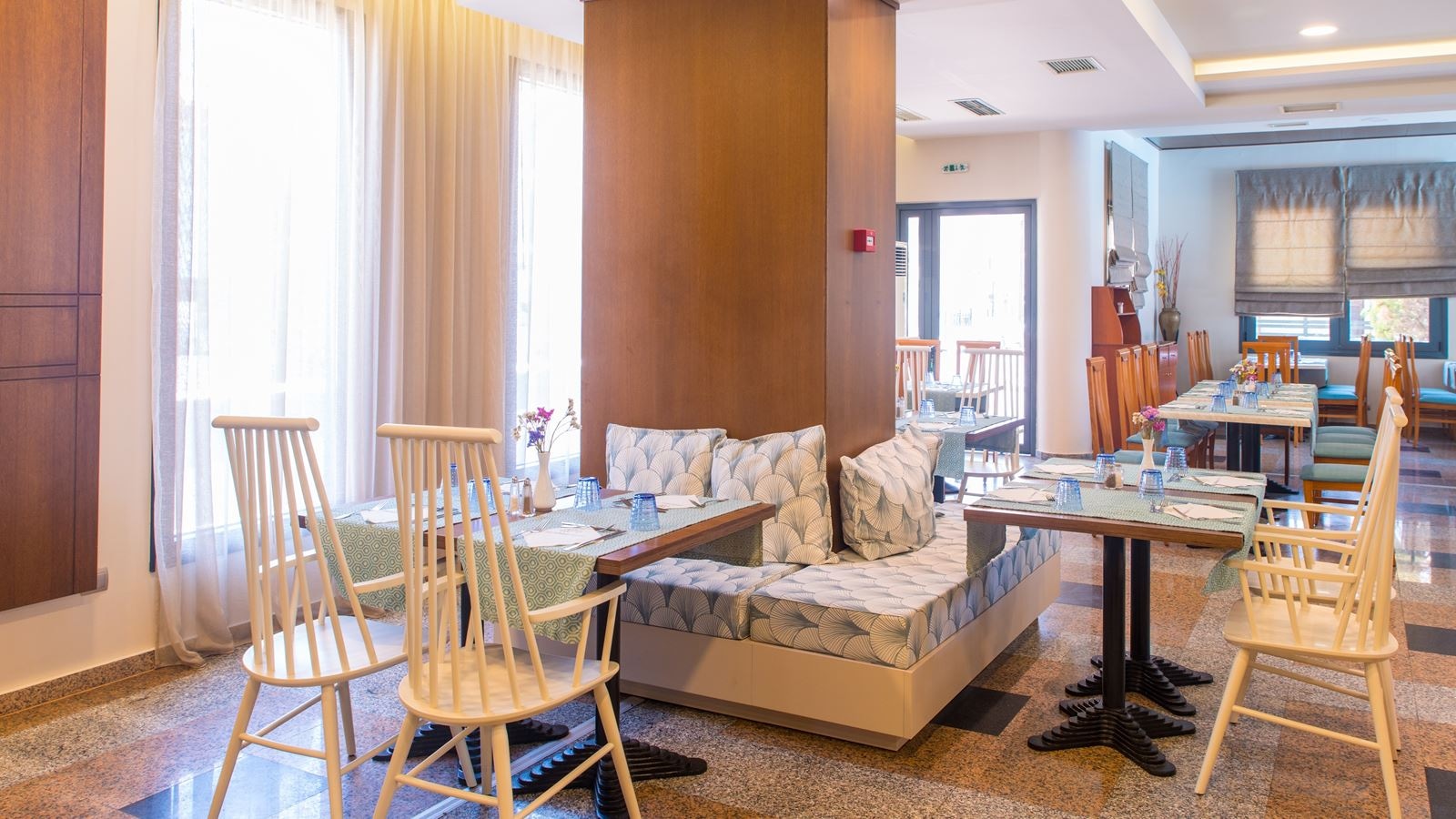 restaurants-main-building