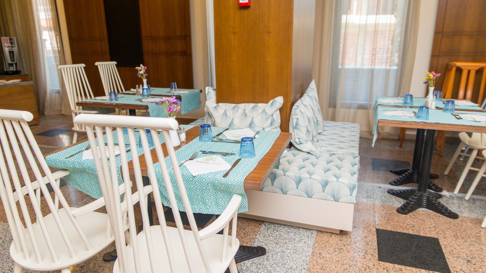 restaurants-main-building