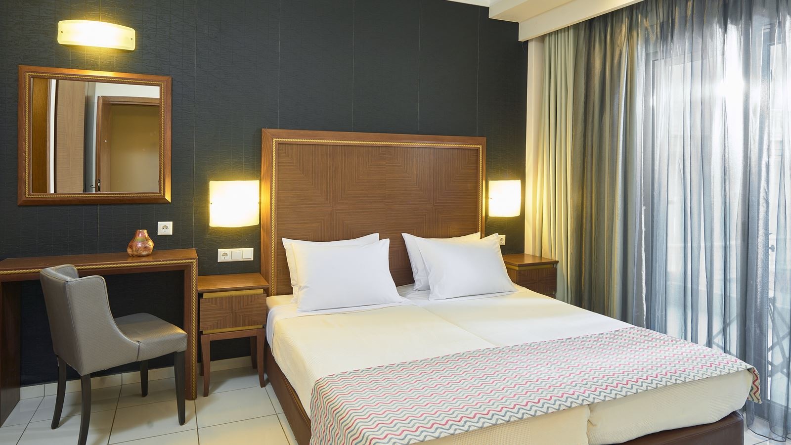 rooms-double-standard-economy