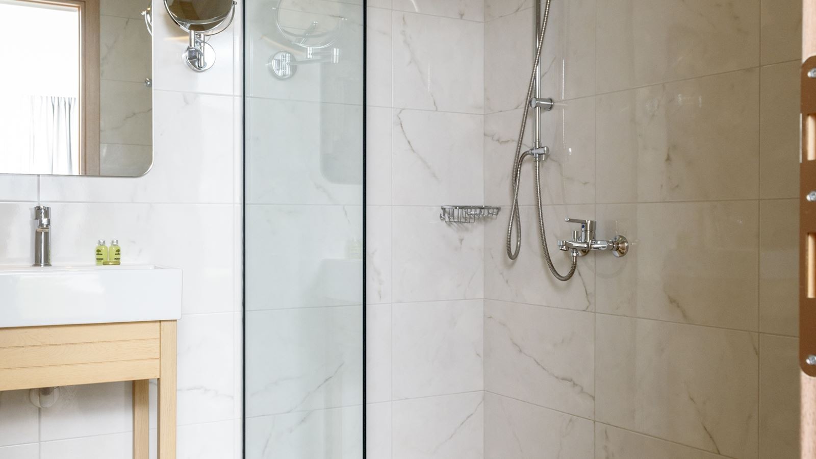 rooms-single-premium-room