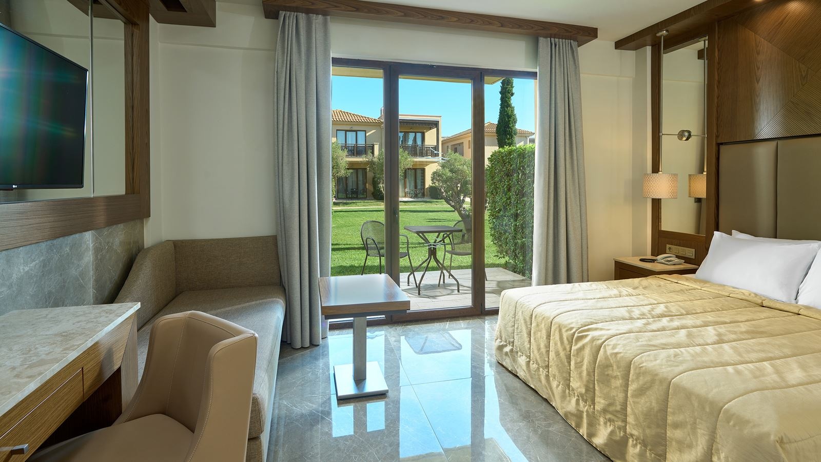 rooms-double-room-with-garden-view