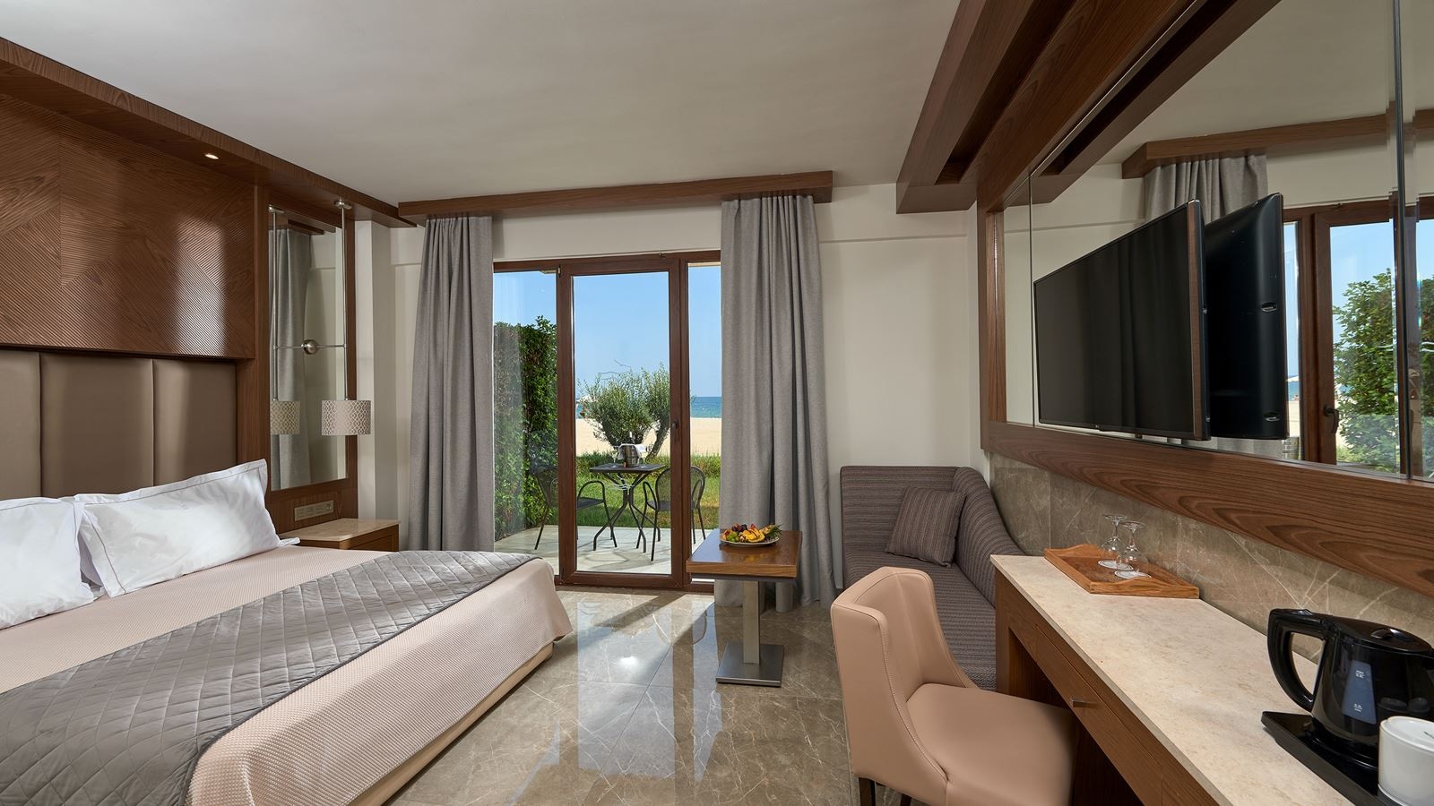 rooms-double-room-with-front-sea-view