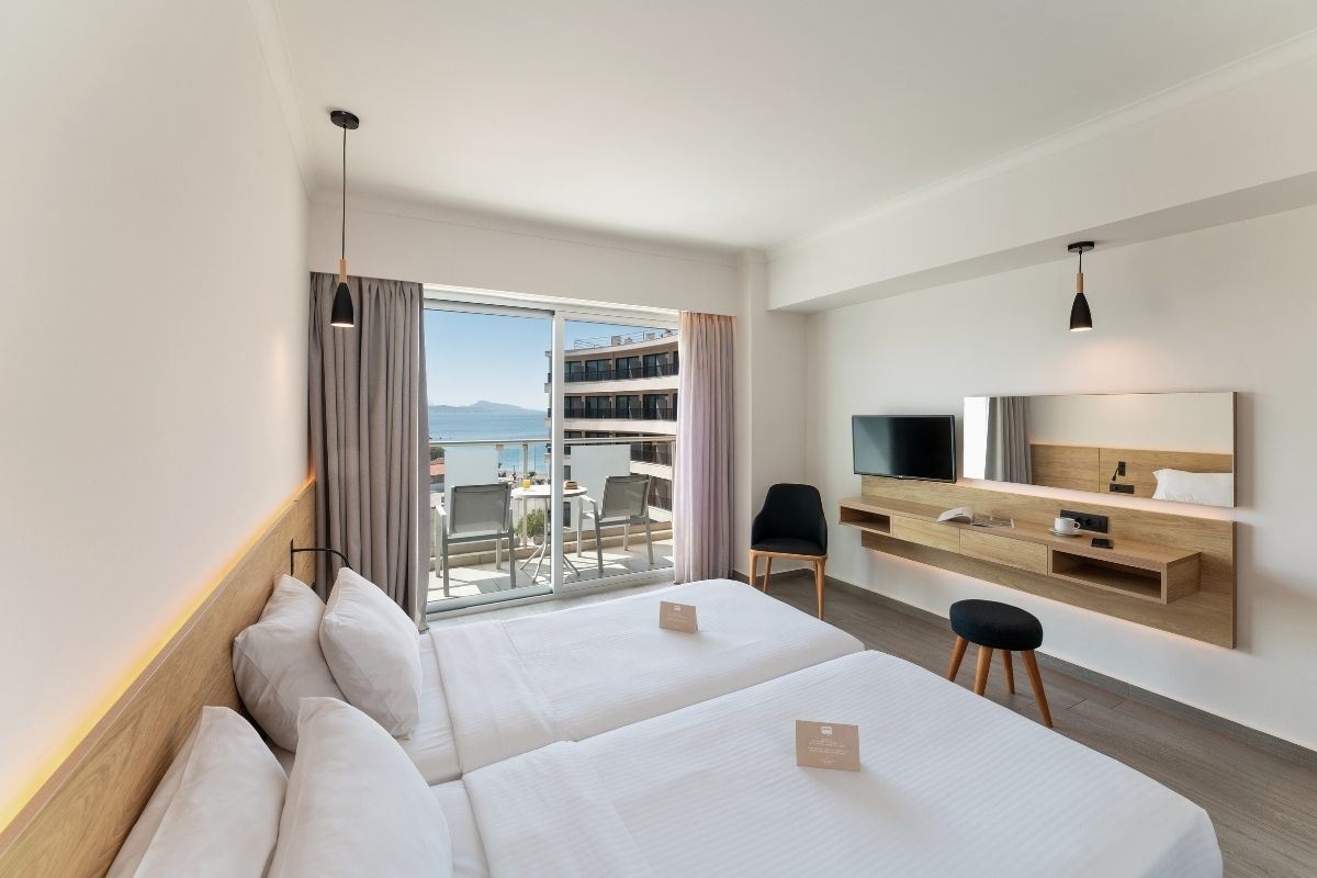 rooms-room-superior-double-sea-view