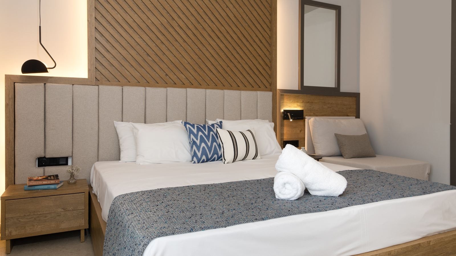 rooms-deluxe-double-room