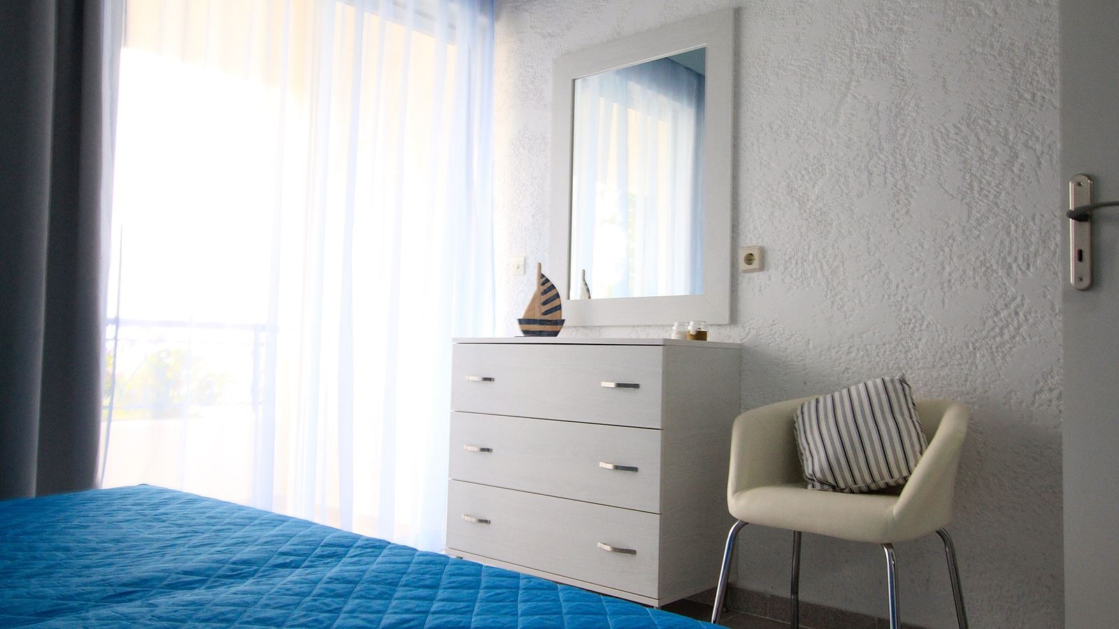 rooms-apartment-standard-balcony-or-terrace