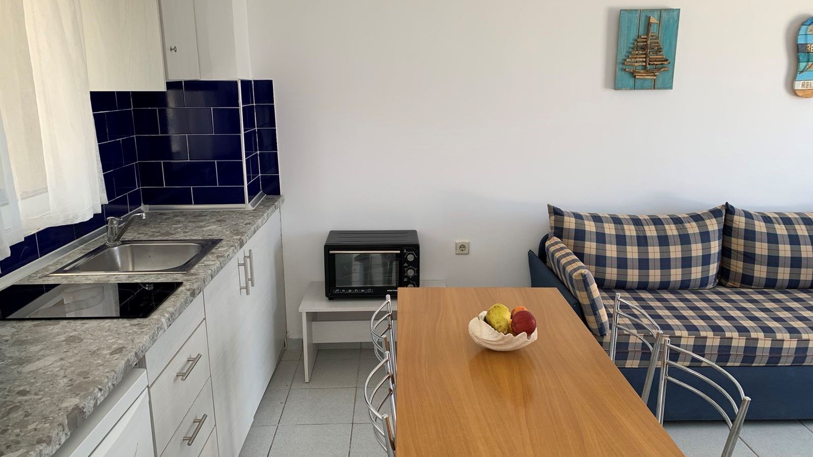 rooms-apartment-penthouse-1bedroom-balcony-or-terrace