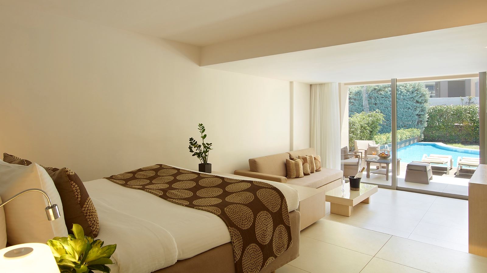 rooms-grand-suite-with-private-pool