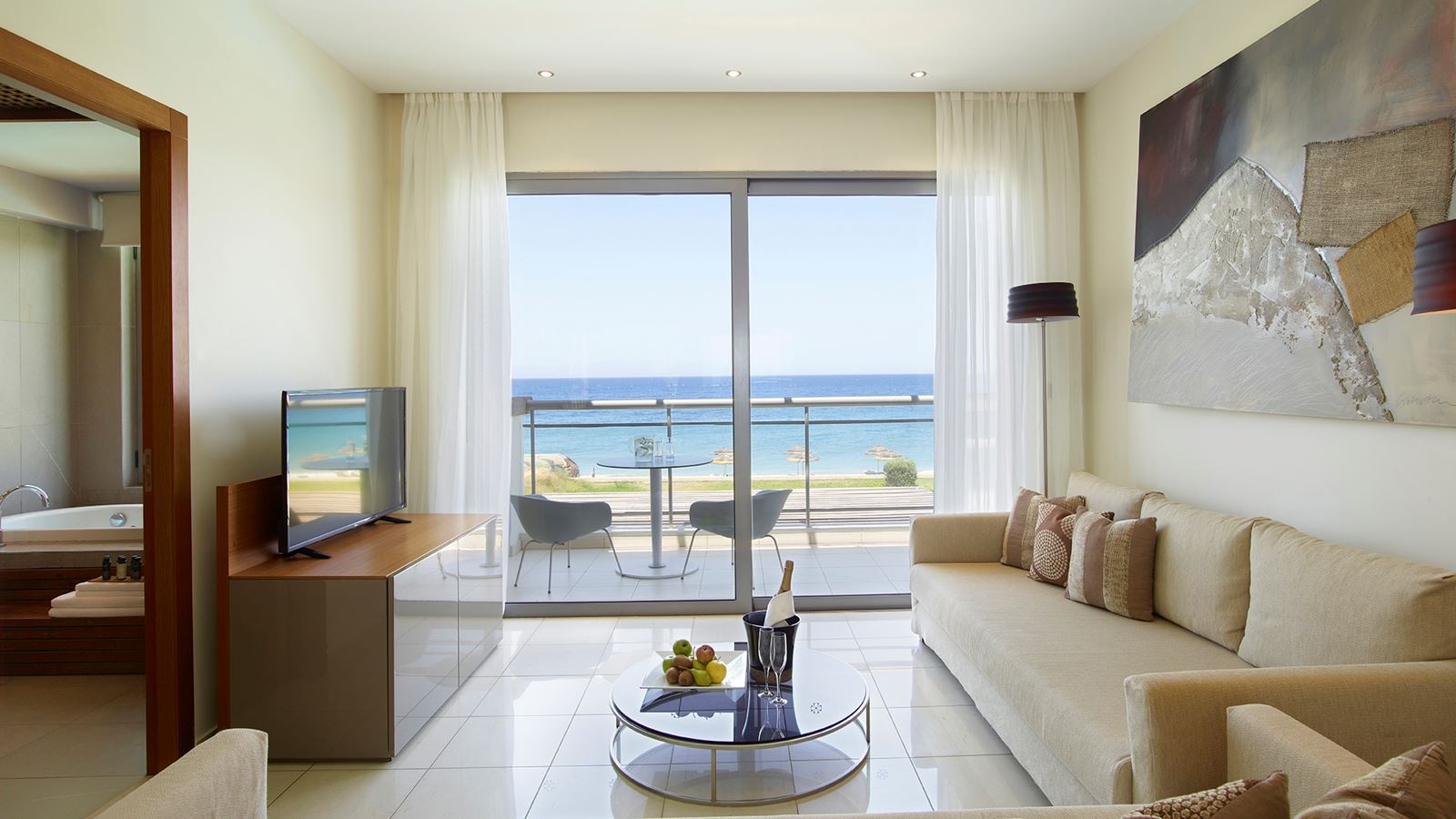 rooms-beachfront-grand-suite-with-private-rooftop-pool