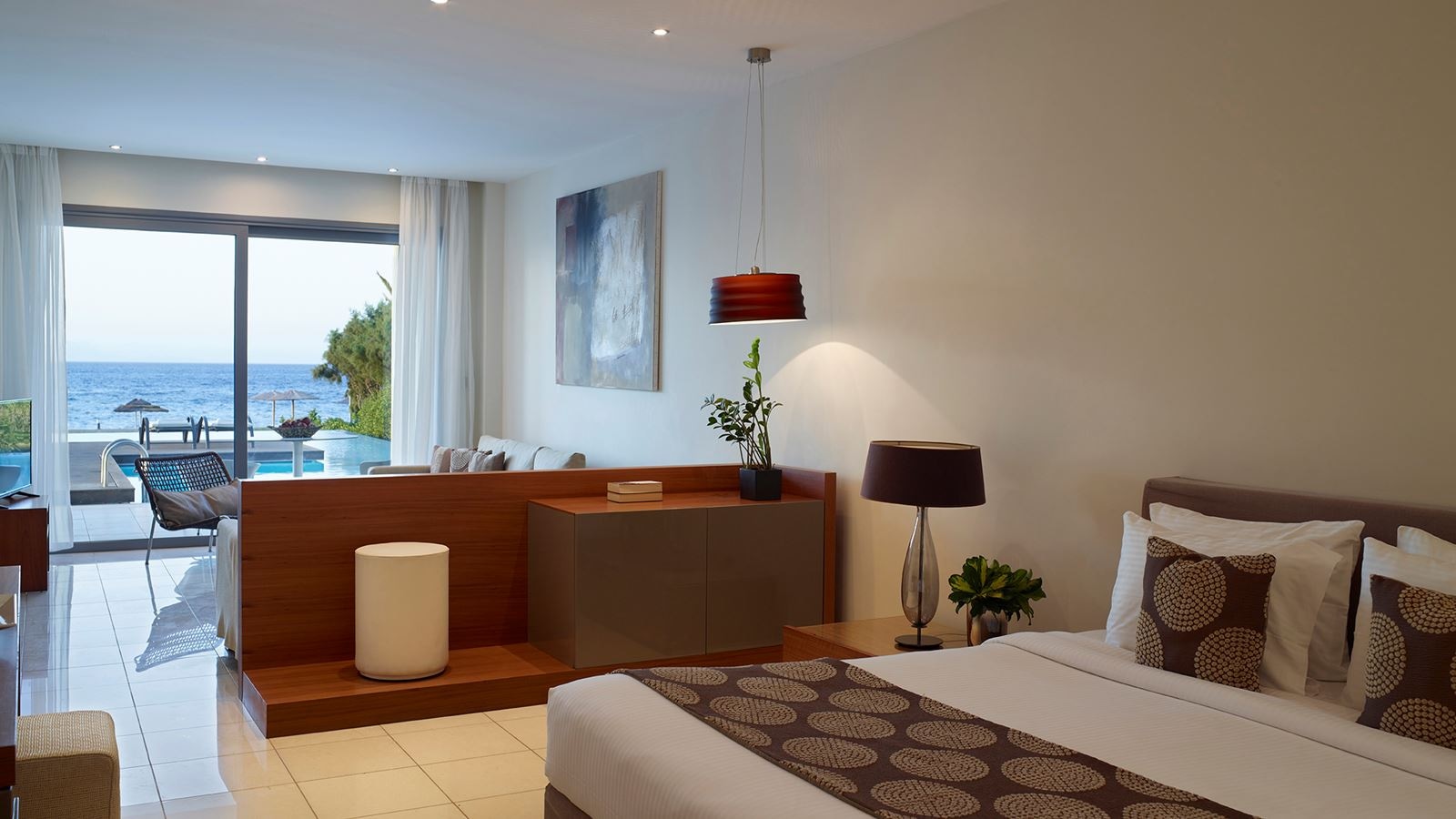 rooms-beachfront-swim-up-grand-suite