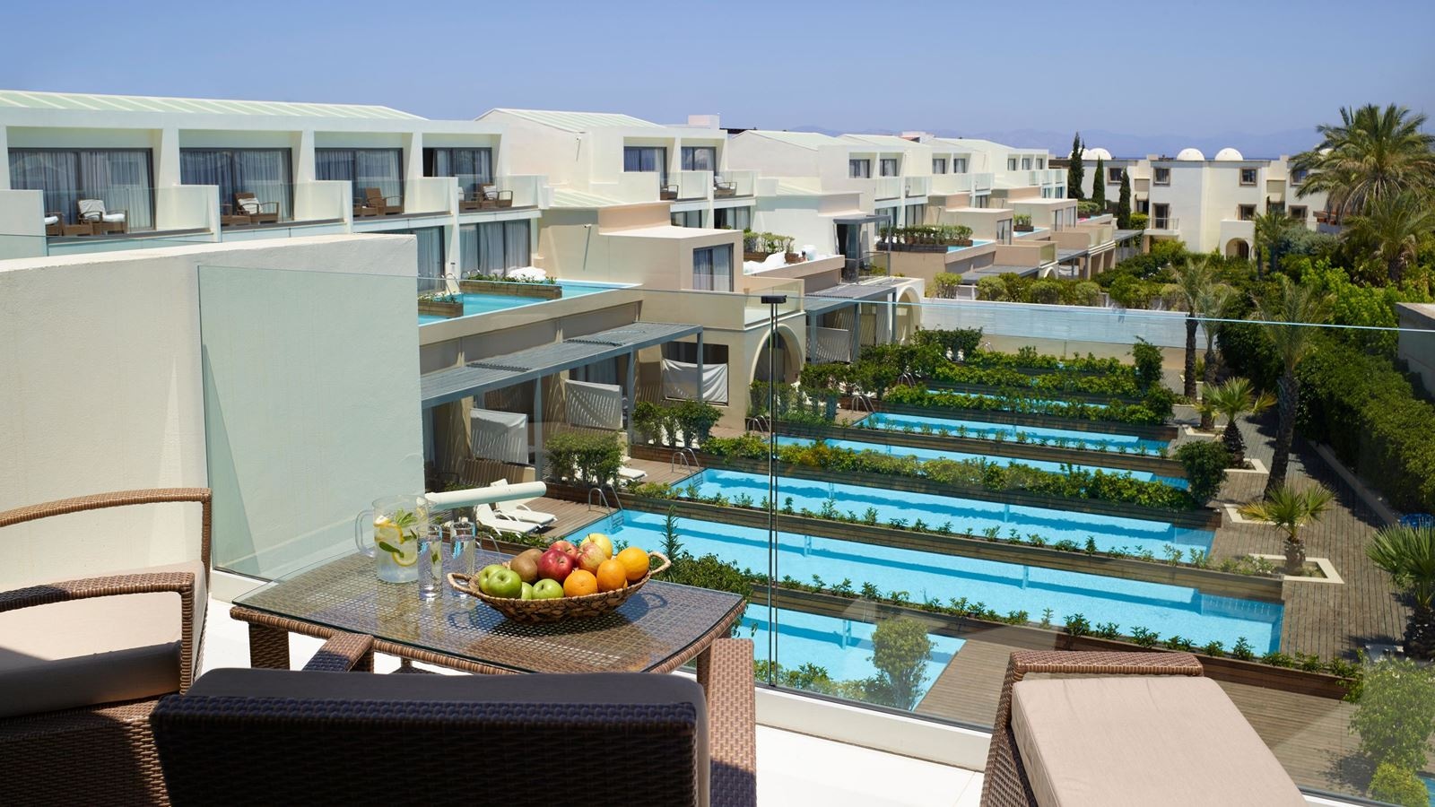 rooms-premium-double-room-with-spa-bath-garden-view