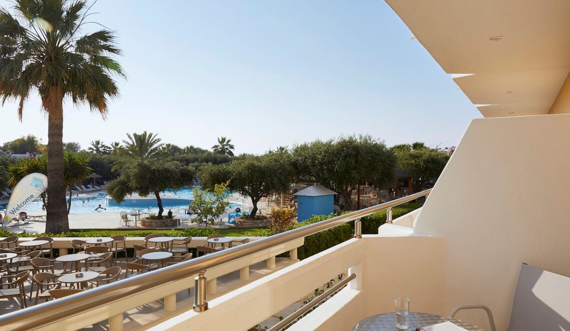 rooms-standard-double-room-balcony-or-terrace