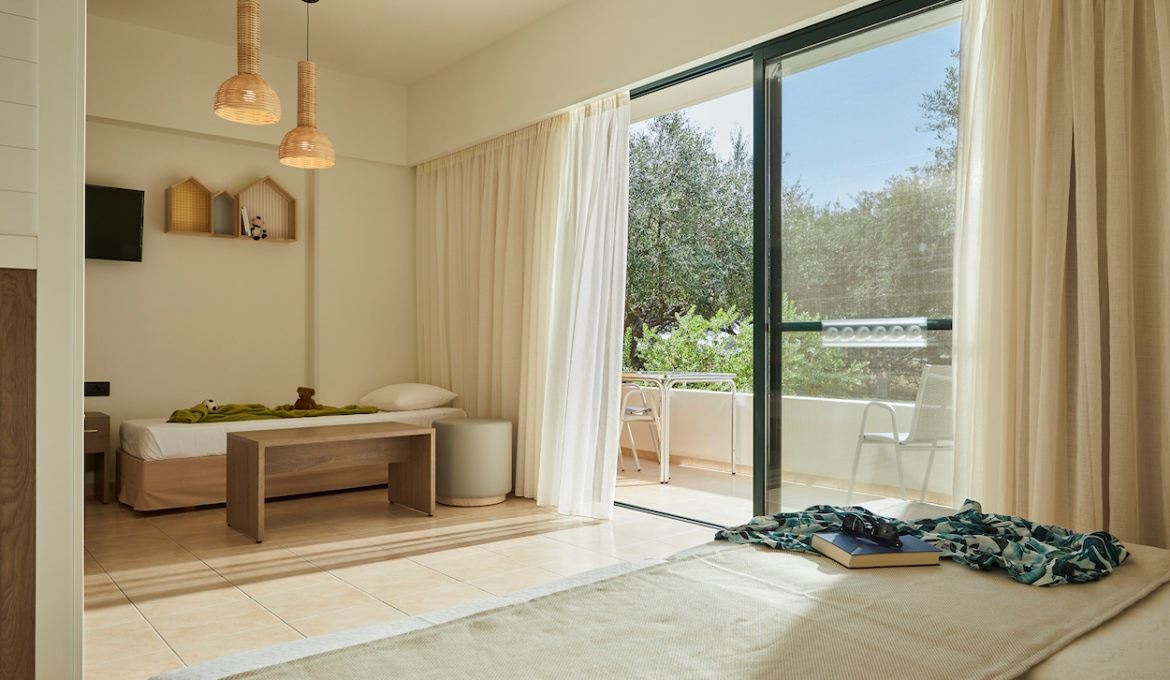 rooms-bungalow-large-sliding-doors-balcony-or-terrace