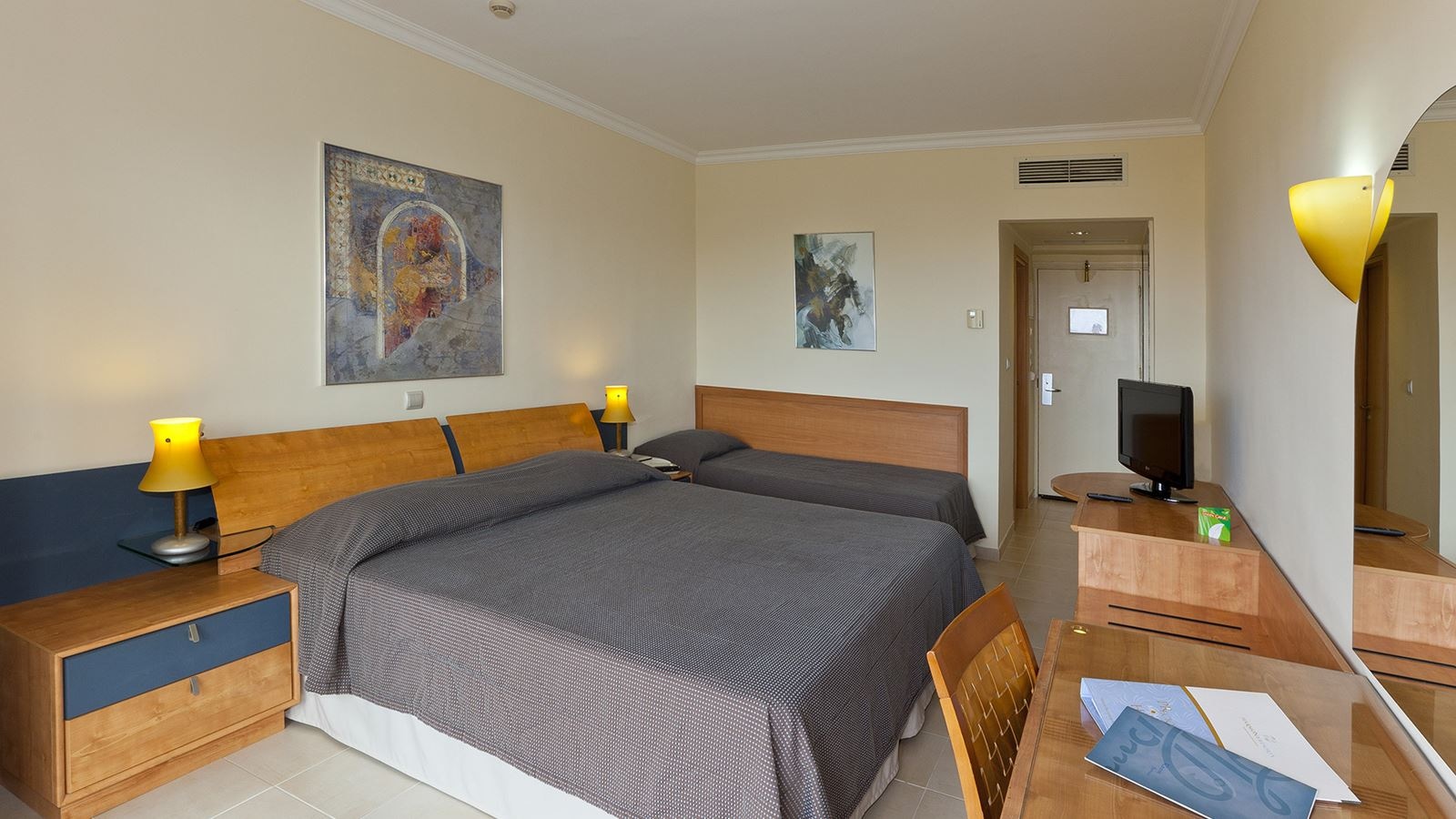 rooms-superior-guest-room-garden-view