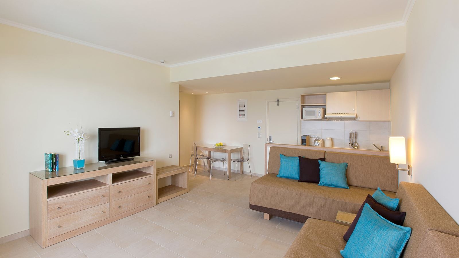 rooms-deluxe-suite-apartment-garden-view