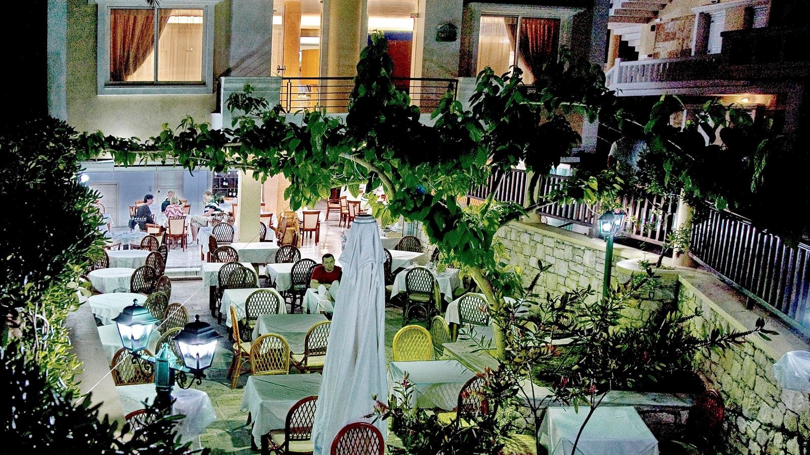 restaurants-main-restaurant