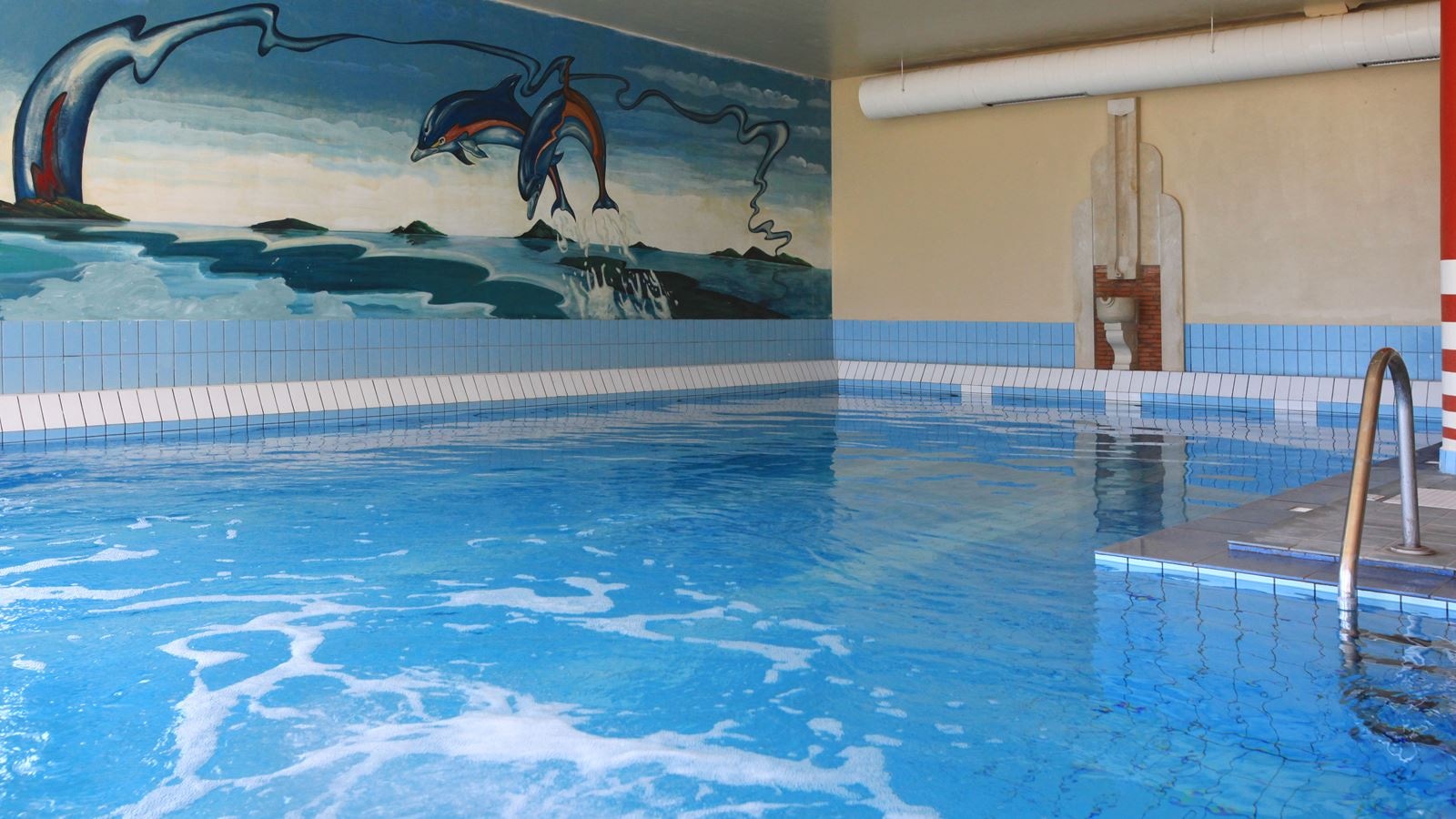 pools-indoor-pool